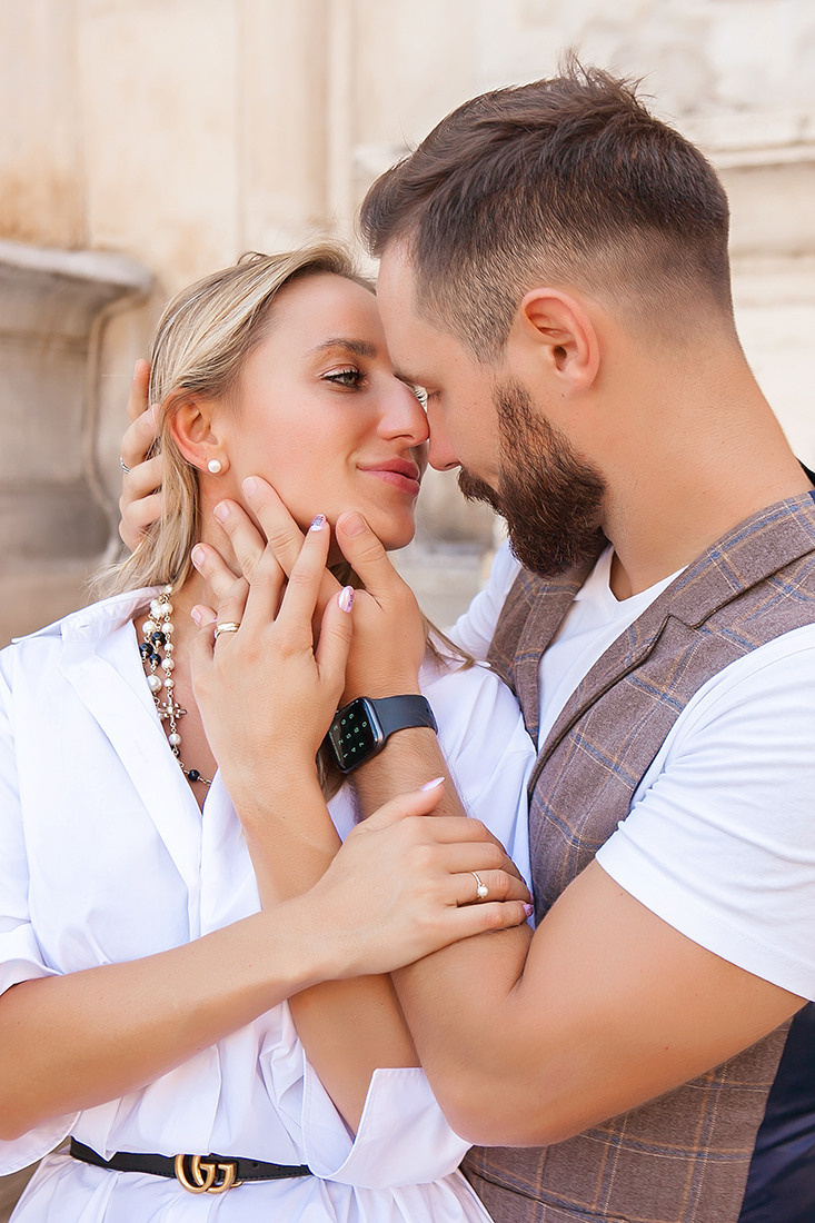 Elena. Professional photographer based in Rome