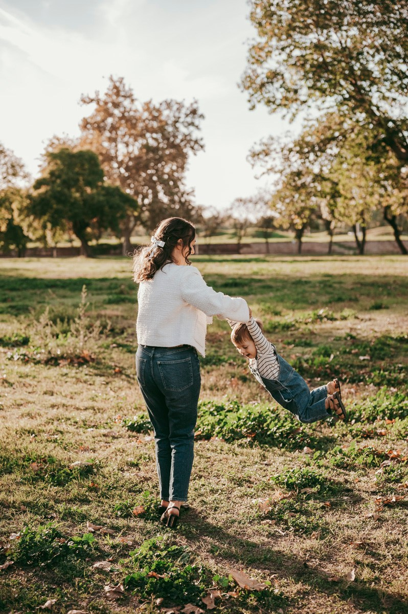 Aleksandra, Filip, Lion i Luka / PORODICNOFOTOGRAFISANJE napolju. Deciji i porodicni fotograf u Beogradu Oksana Skendzic