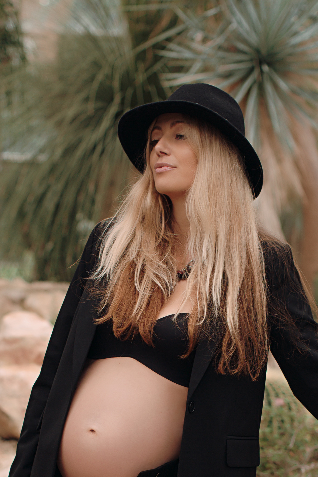 Albina im Garten. Familien- und Hochzeitsfotografin in Frankfurt am Main Alina Braun