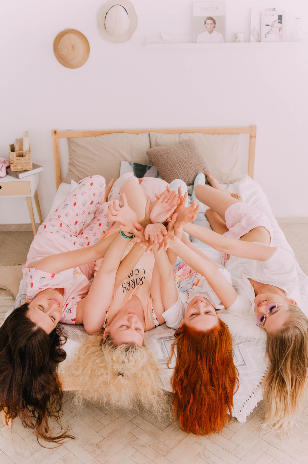 Hen party studio photoshoot. Photographer Rouen, France