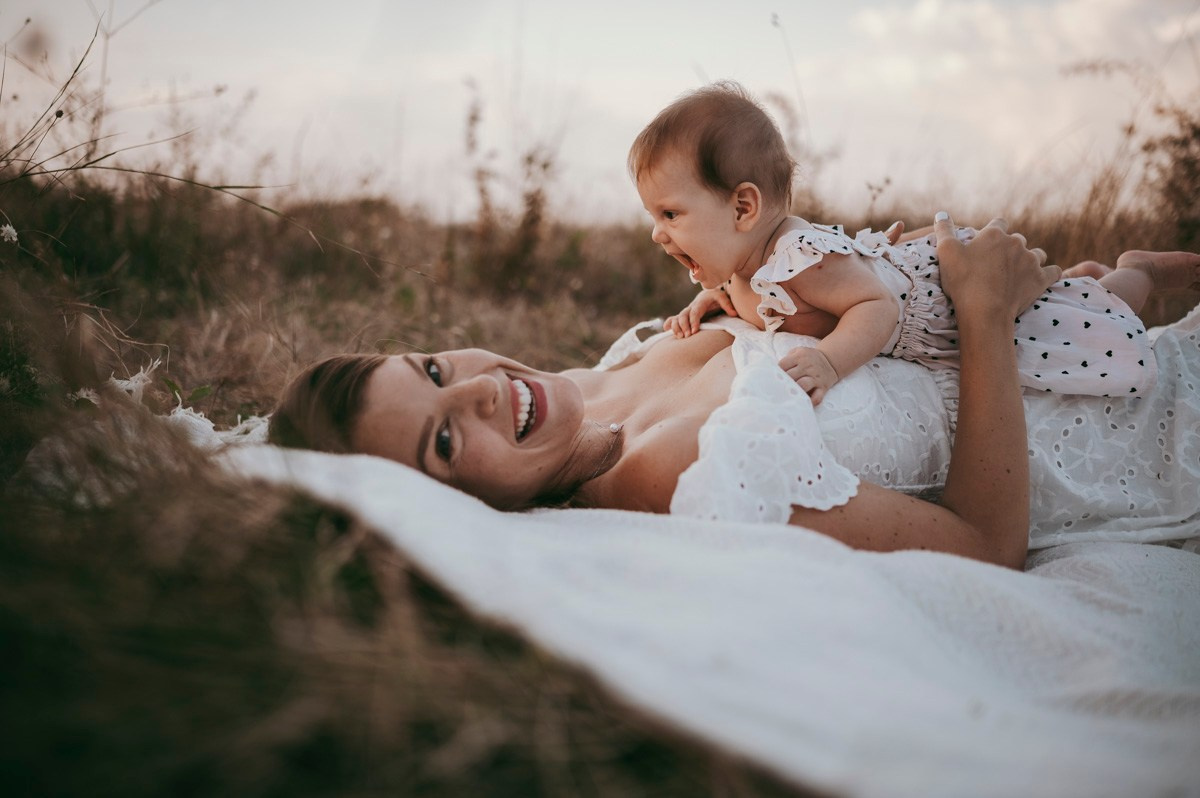 Sonja, Bojan, Nadja i Una / porodicno fotografisanje. Deciji i porodicni fotograf u Beogradu Oksana Skendzic