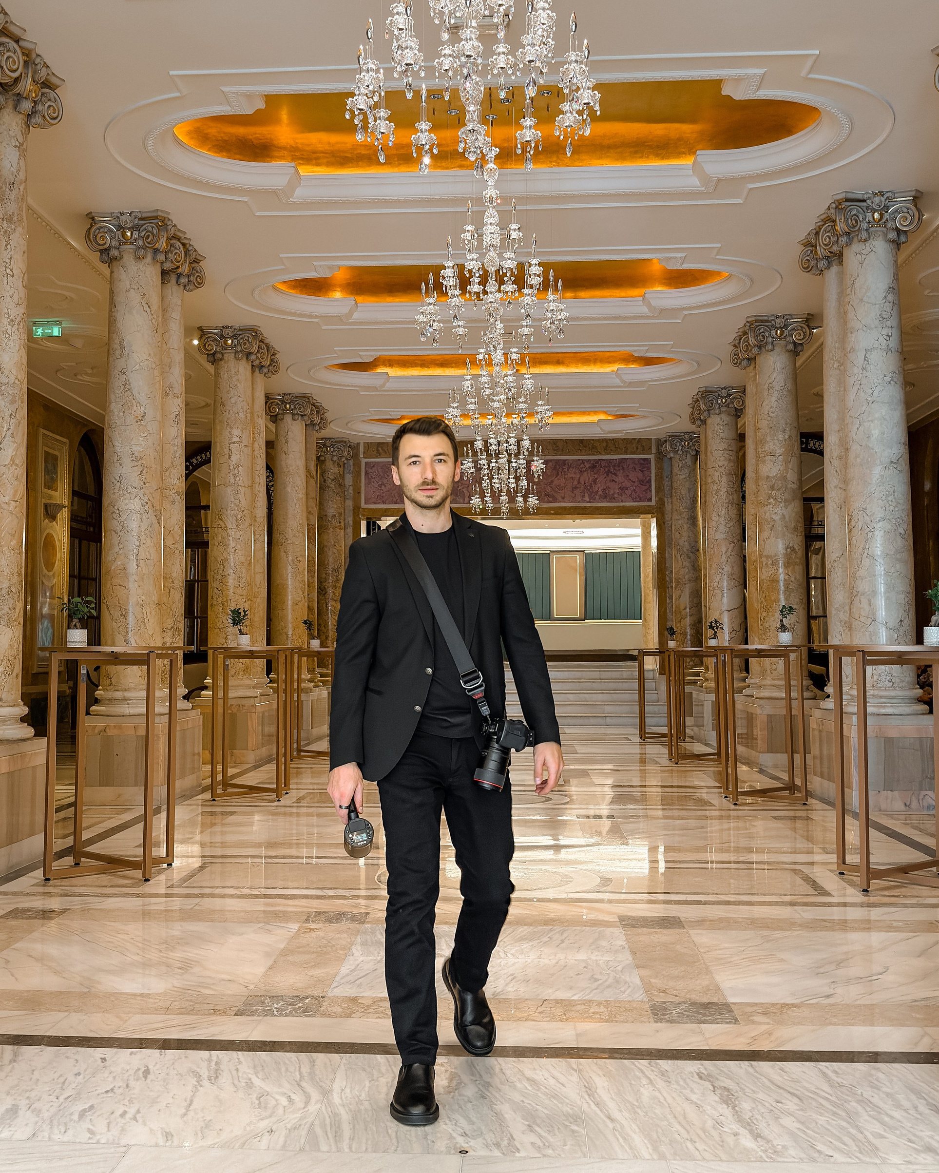 Despre fotograful de nunta Manu Ivanciu