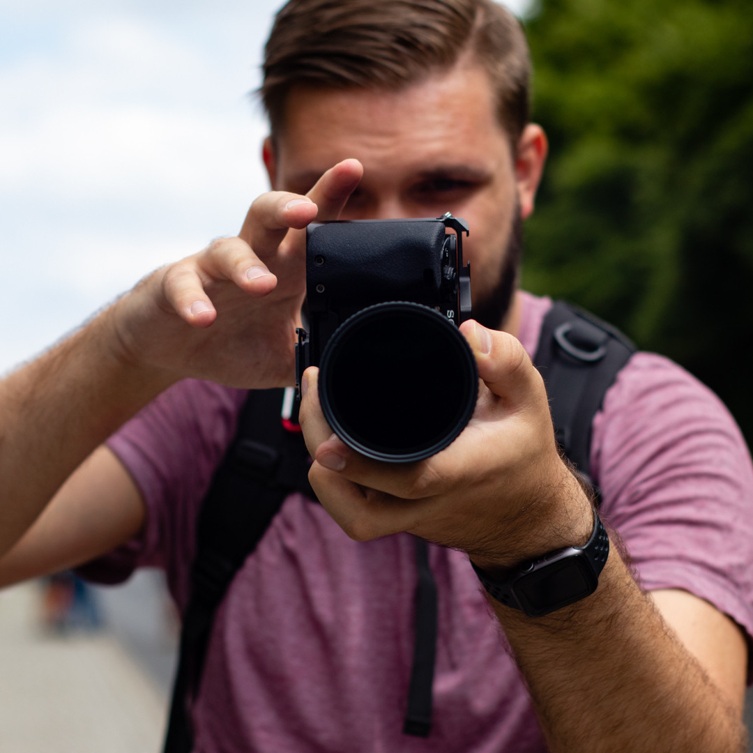 Contact. Evgeny Ignatik — street photographer | portraits