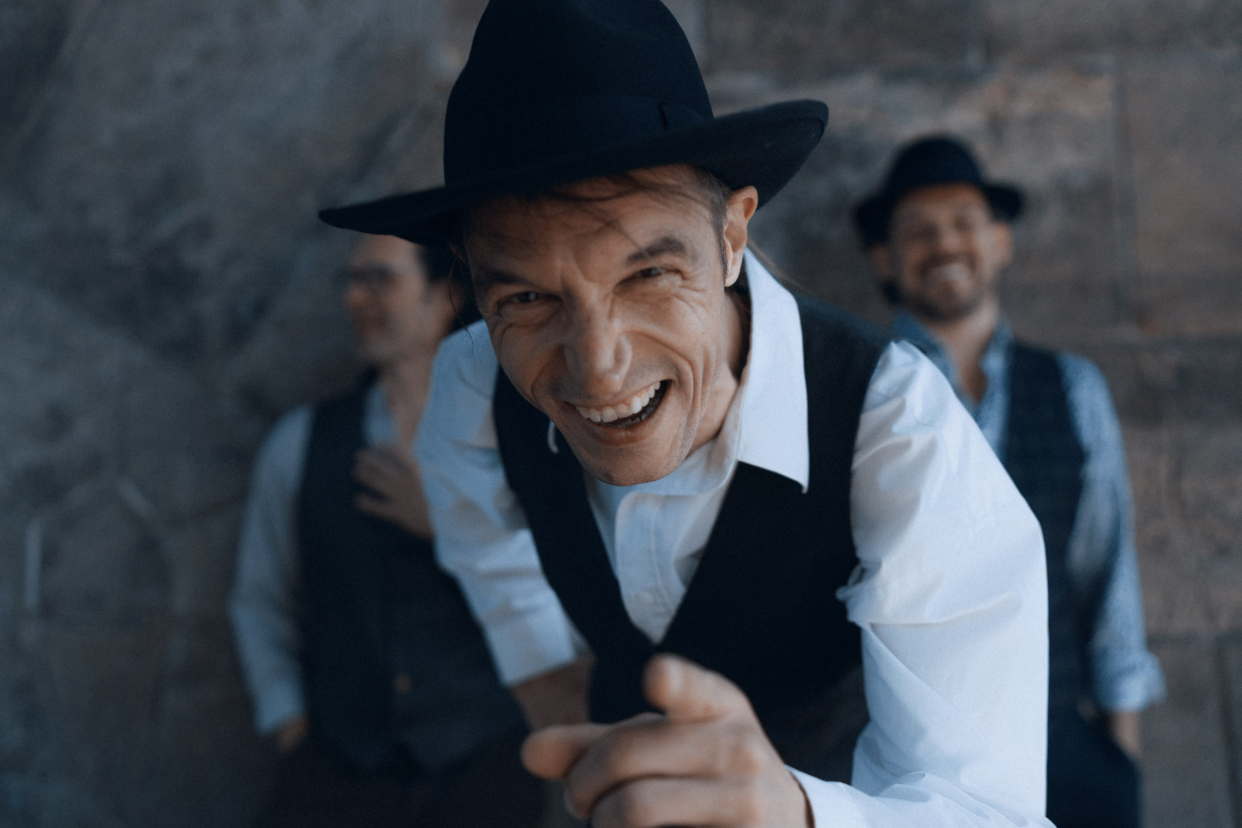 Музыкальная группа в стиле ретро, мужские портреты — фотосессия музыкантов, Дрезден