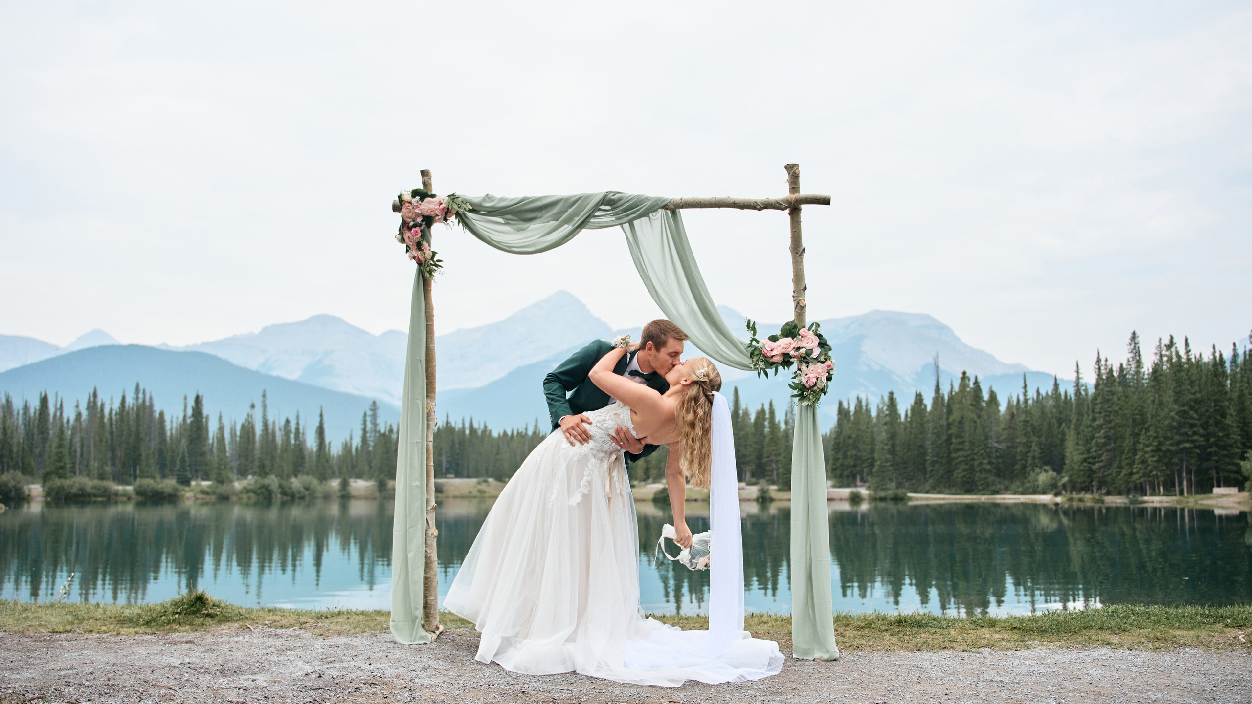 Calgary wedding photographer. Andrii Bielikov