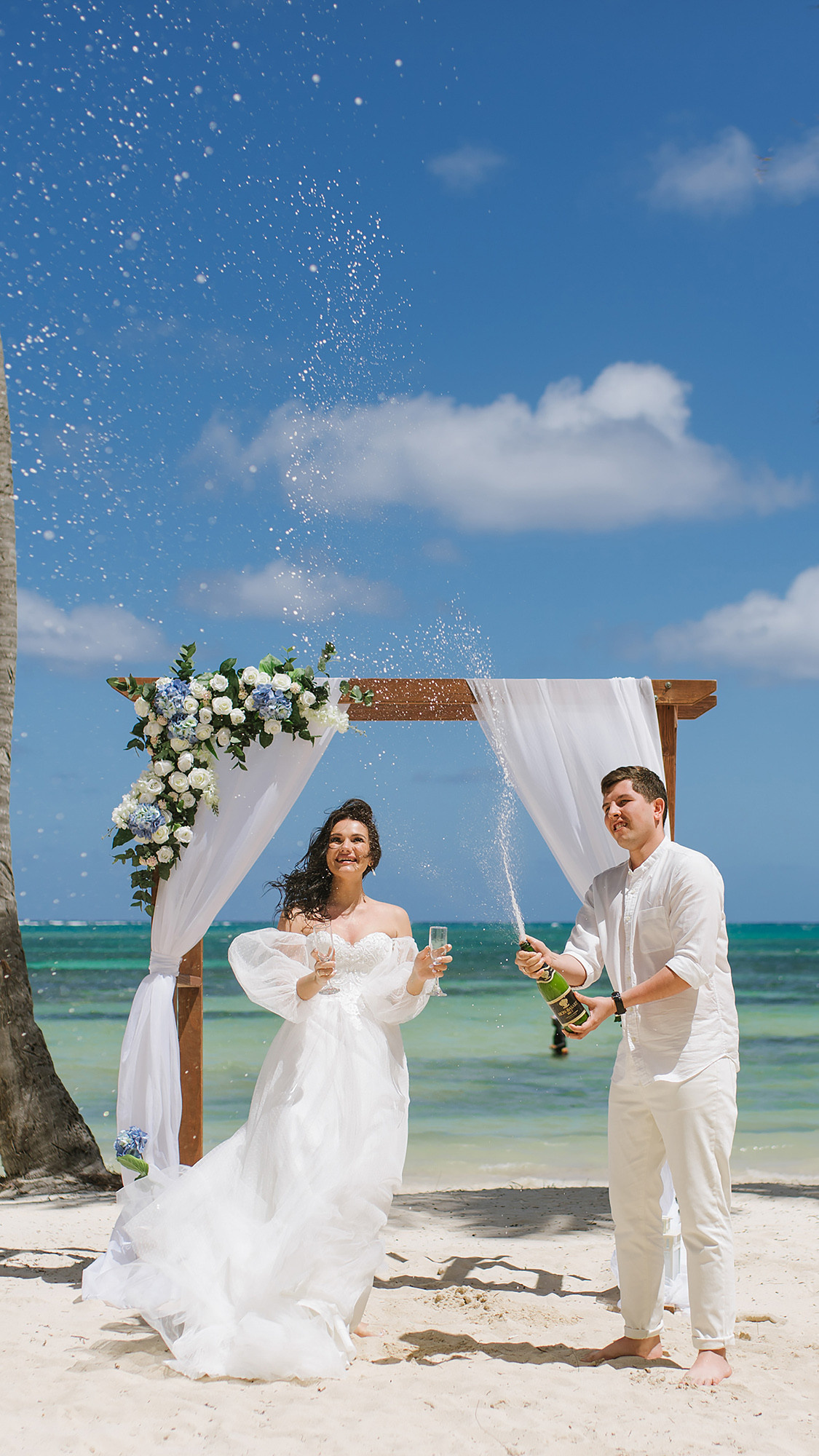 Symbolic ceremony and vows exchange in Punta Cana