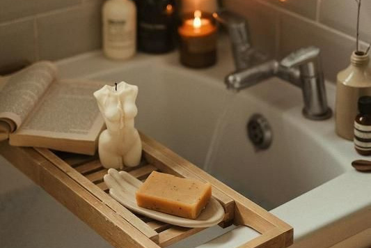 Účinky aromaterapie. Mateřství. Nevýchova. Život v souladu s přírodou. Jóga