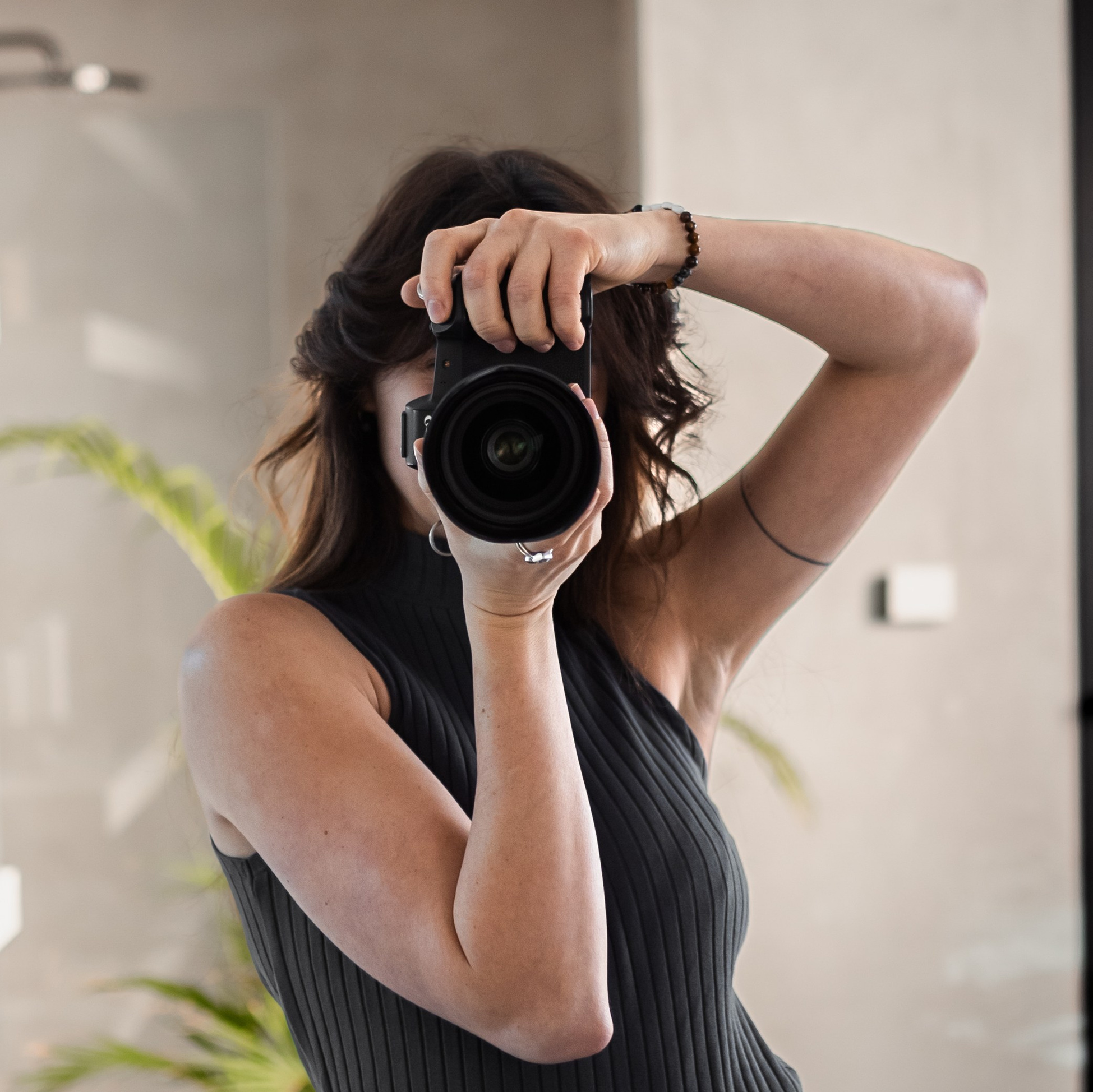 ABOUT. Dana Lišková — Empathetic Photographer | Introspective Artist |Neurodivergent Coach | Founder of Artepy.cz