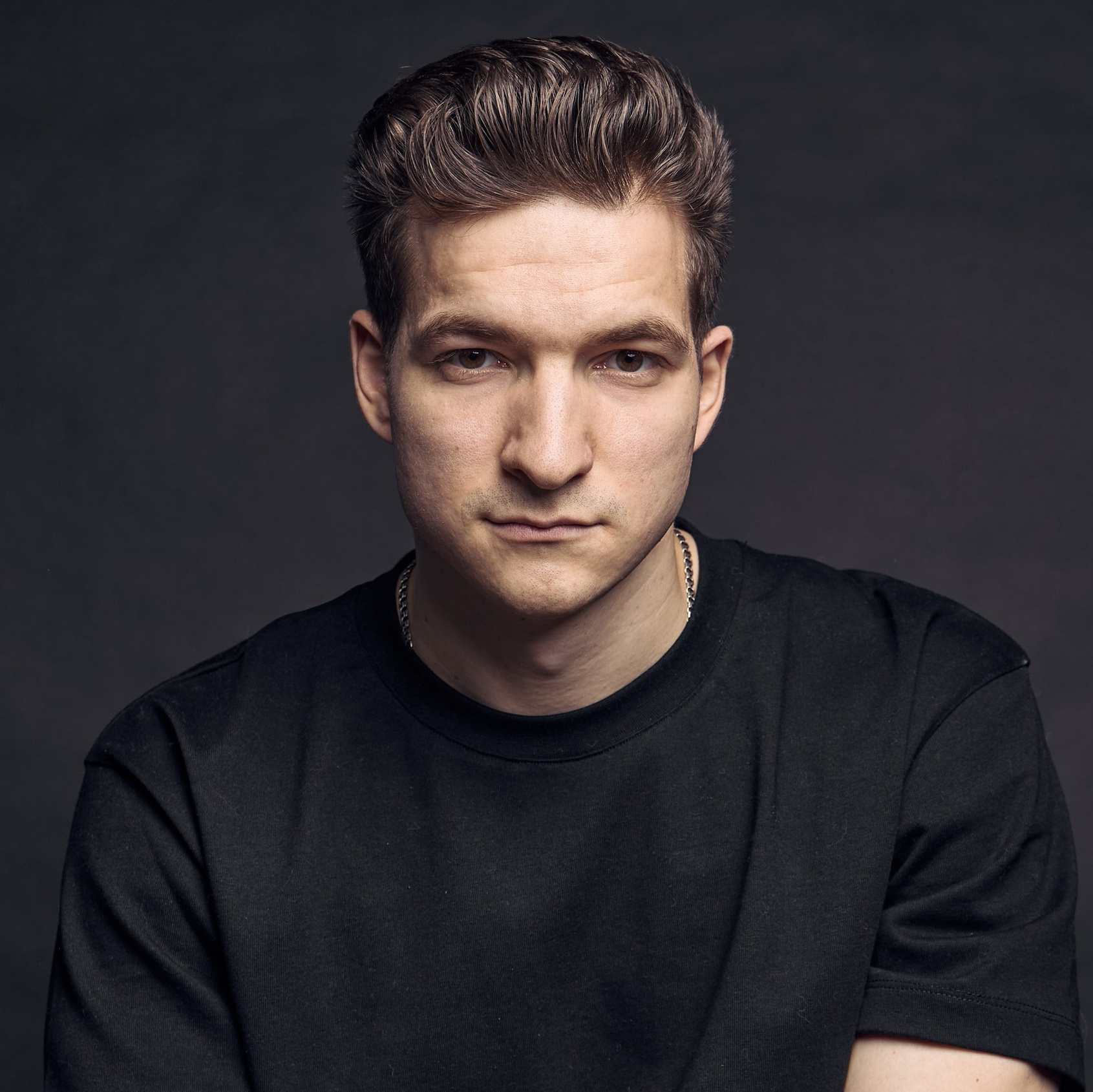 Profesionálny portrétny fotograf v Bratislave — Pasha Borsai