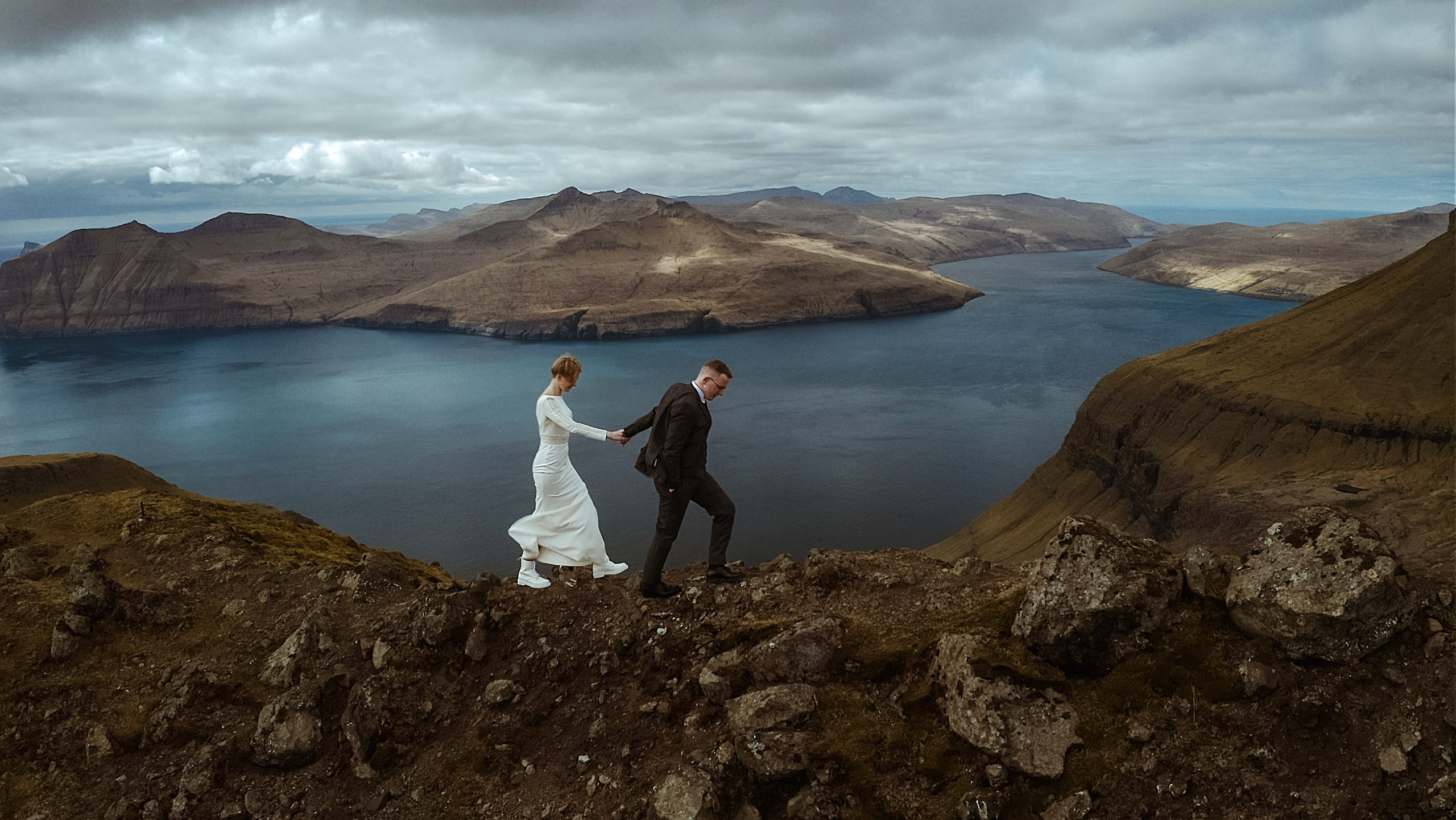 Faroe Islands Elopement Guideline. Iceland elopement photographer & videographer