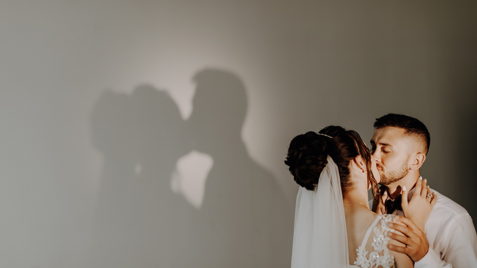 VIDEO. Wedding photographer and videographer