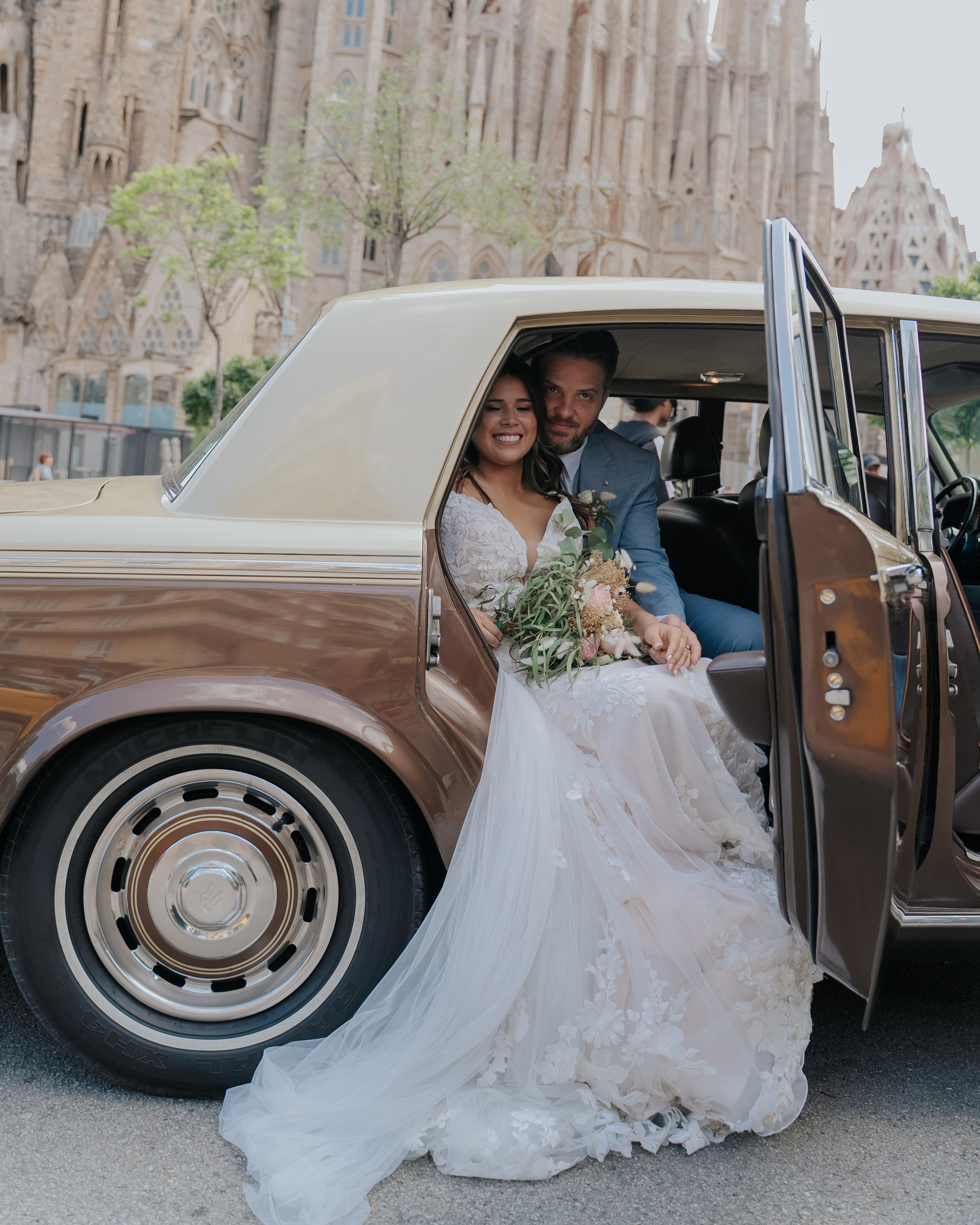 Barcelona Romantic Elopement Photoshoot