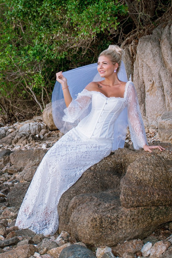 Dress for rent. Wedding on Koh Samui, Thailand