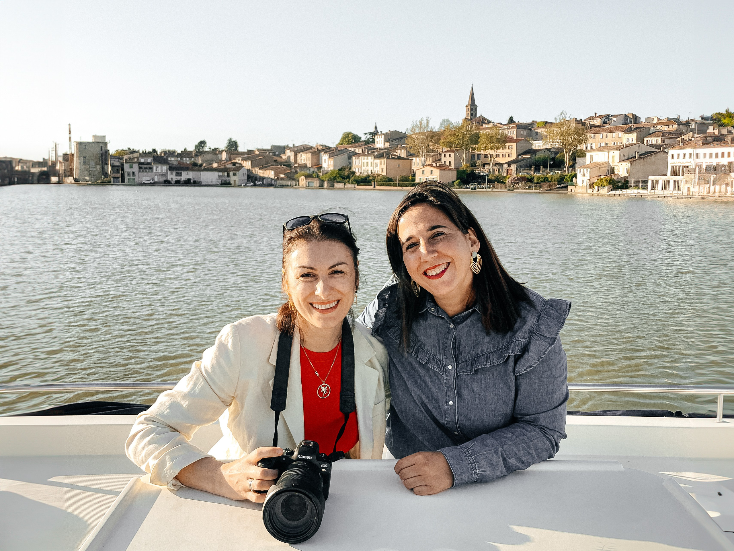Photoshoot in the river port of Castelnaudary. Eugénie Smirnova — your photographer in Toulouse and southwest France