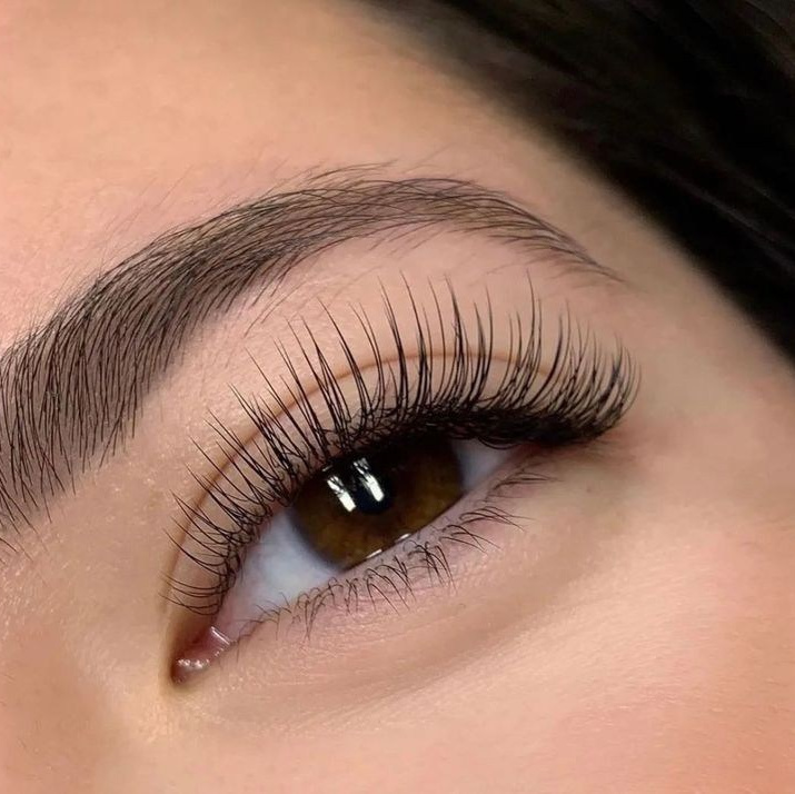 Wimpernlifting für einen natürlichen, ausdrucksstarken Look. Studio Perfekto in Stuttgart Feuerbach verleiht Ihren Wimpern und Augenbrauen atemberaubendes Volumen und perfekte Form. Eyelash lifting for a natural and striking look. Studio Perfekto in Stuttgart Feuerbach adds stunning volume and perfect shape to your lashes and brows. Ламинирование ресниц для естественного и выразительного взгляда. Studio Perfekto в Штутгарте-Фойербахе придаст вашим ресницам и бровям объем и форму. 