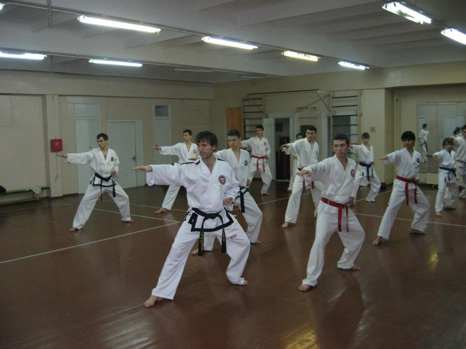 About me Sokolove Alex. Photographe vidéaste à Santorin|Séances photos de Robe volante Santorin|