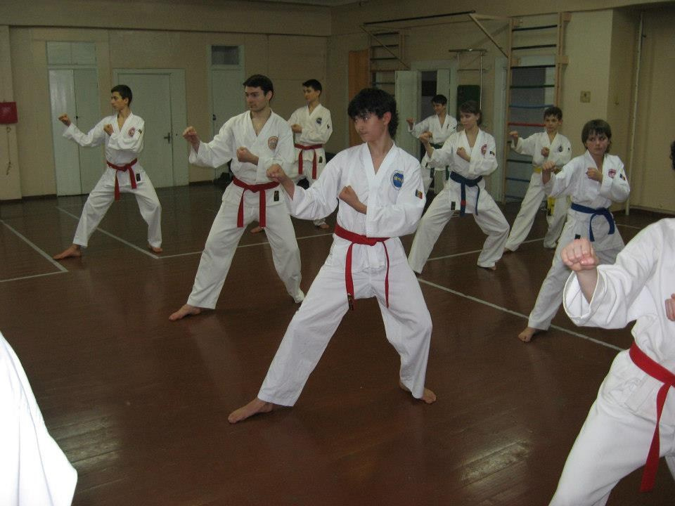 About me Sokolove Alex. Photographe vidéaste à Santorin|Séances photos de Robe volante Santorin|