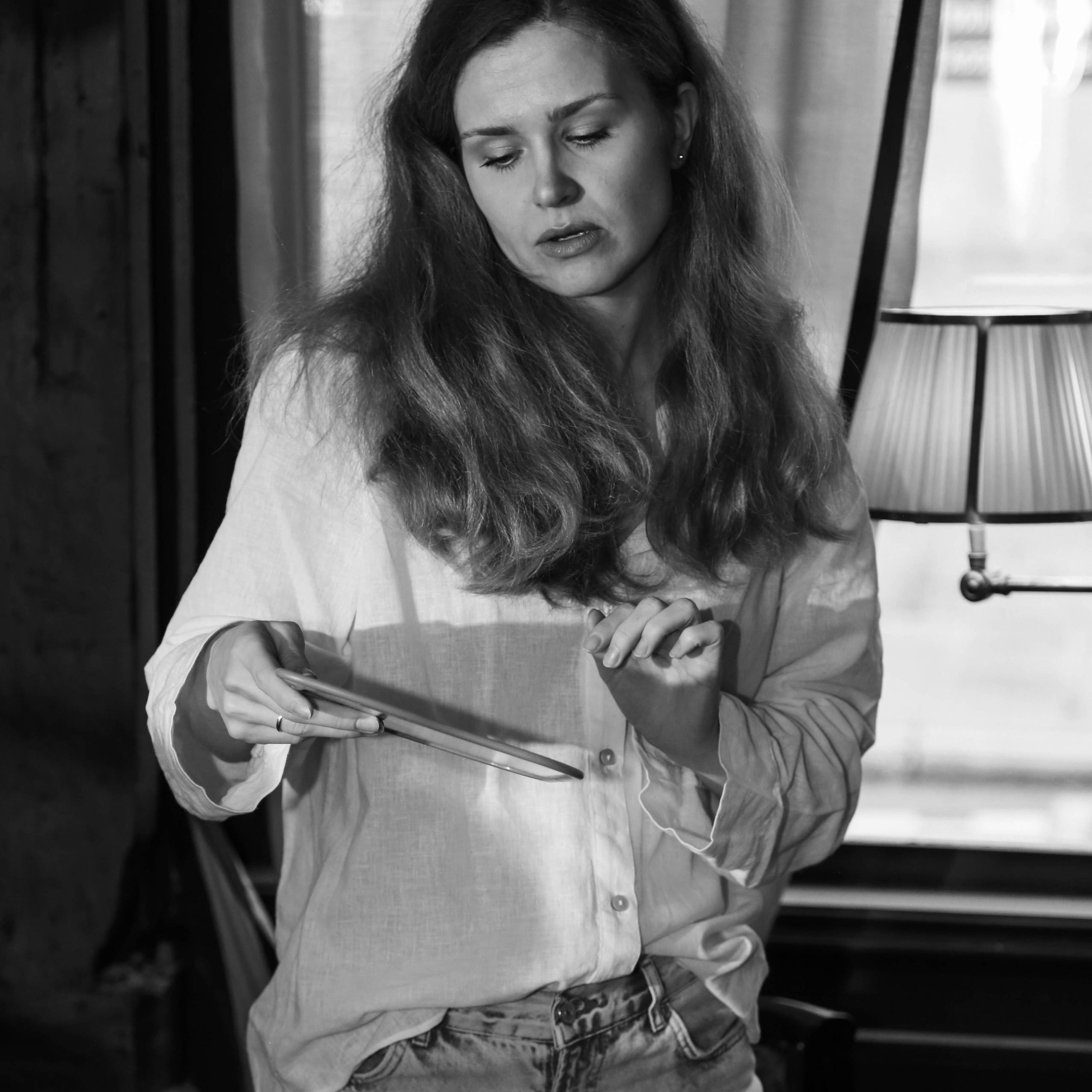 An educator actively engaging the audience while presenting educational content.