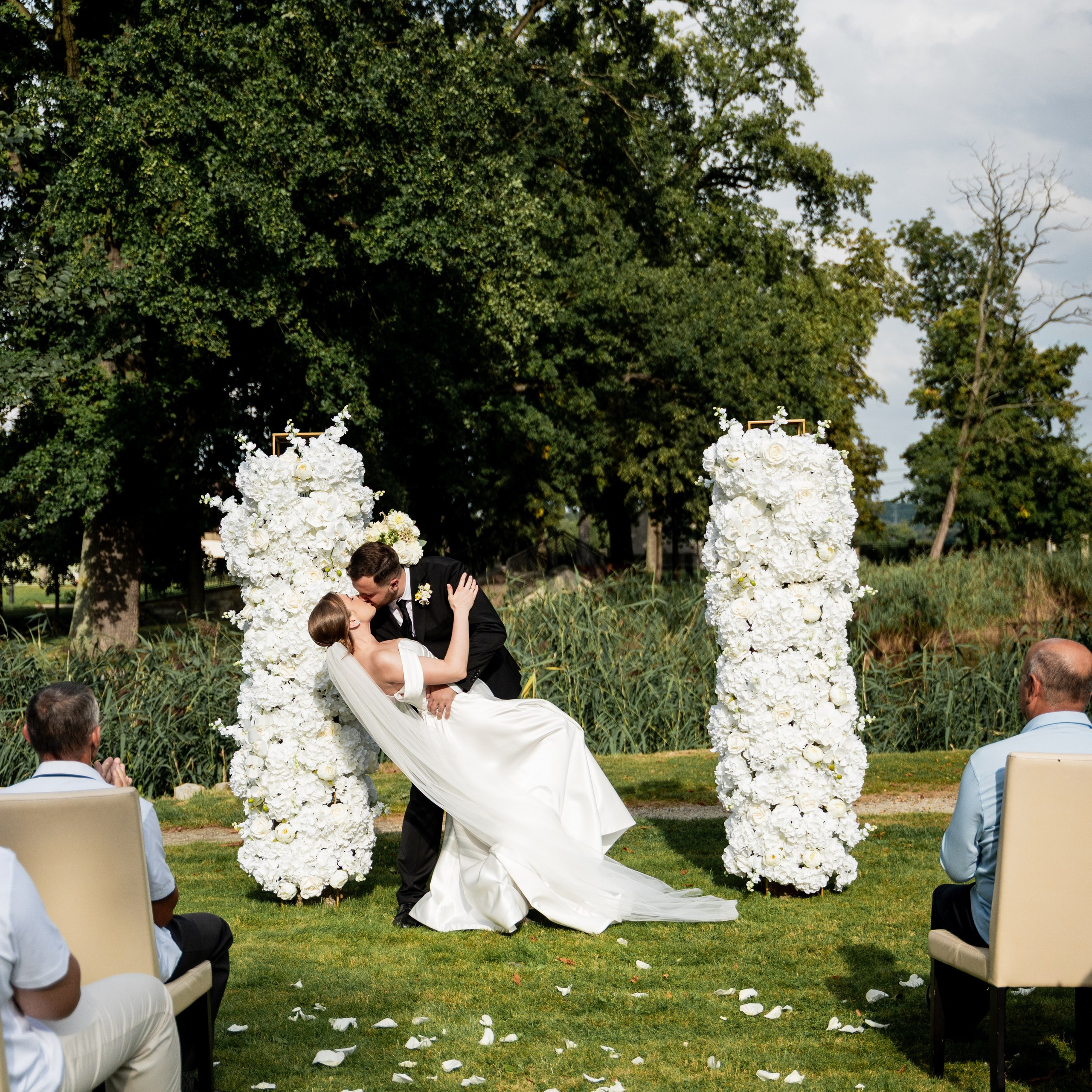 Oferta. SL Wedding Photo: ponadczasowa 💍 fotografia ślubna | Wrocław & Europa