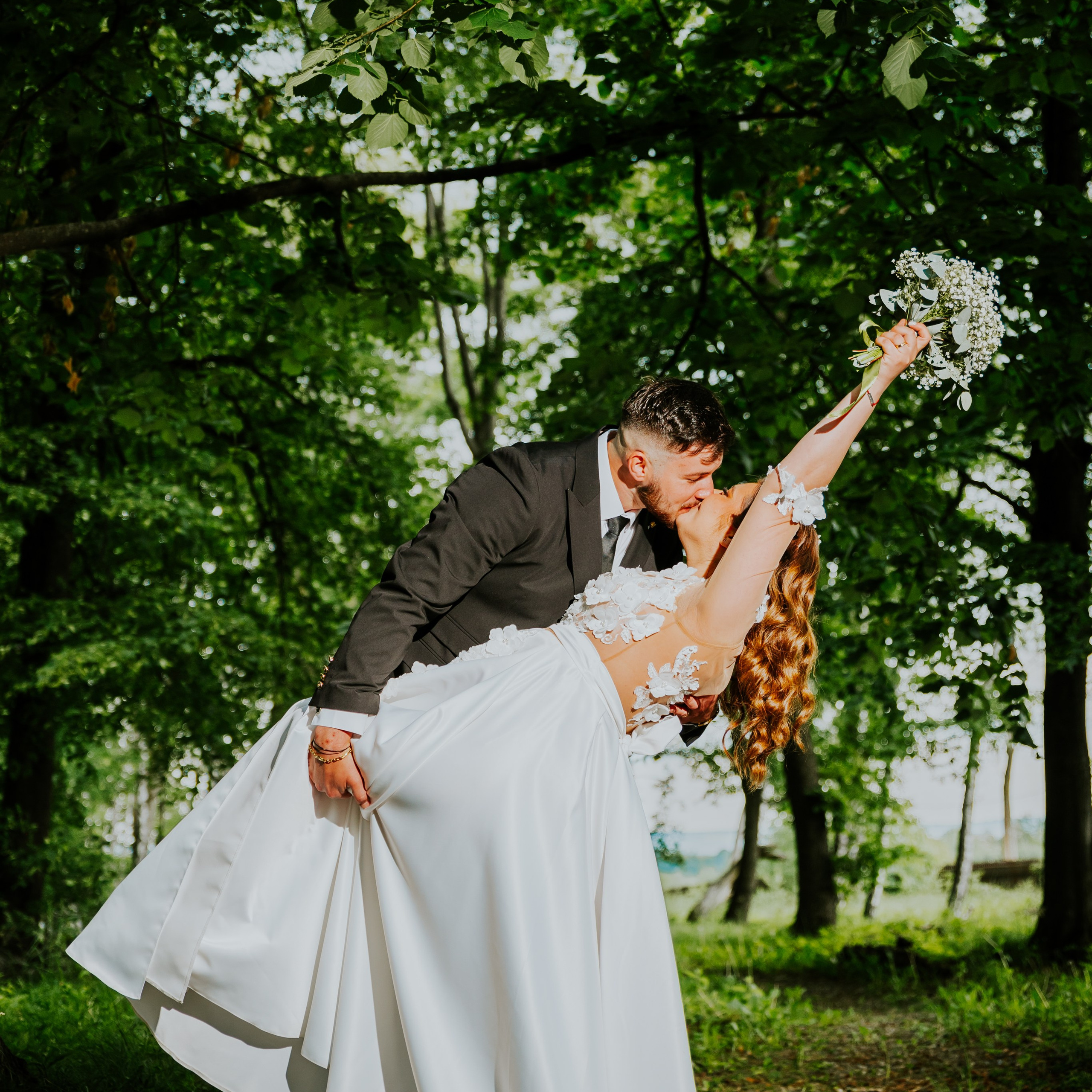 Contact. Fotograf prin #Piatraneamt-Alessander Enache