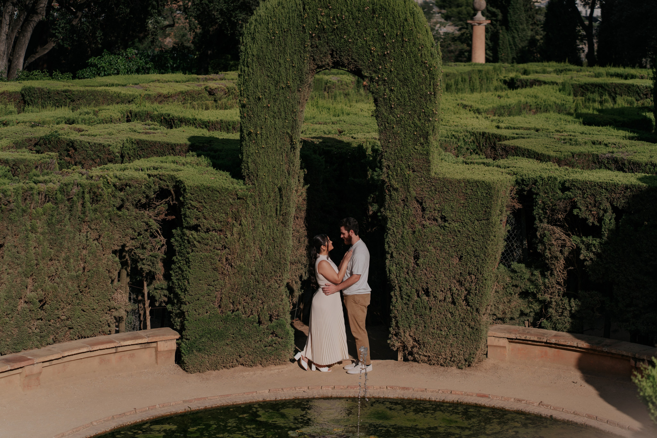 The Secret Park in Barcelona: Perfect for Proposals, Engagements, and Stunning Photoshoots. DiaFoto — Wow Photographer in Barcelona | Premium Barcelona Photoshoot Experience