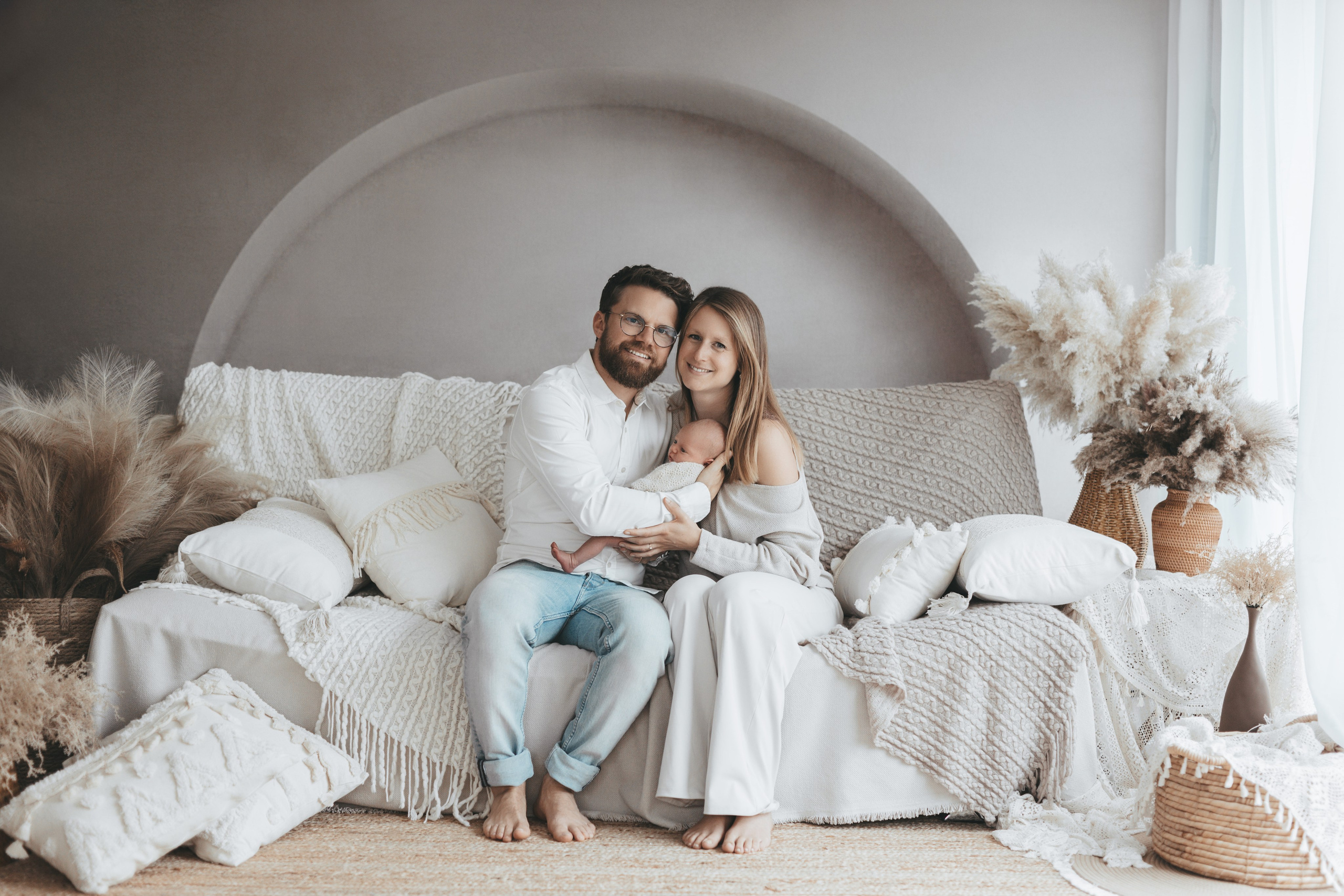 Newborn, kids, family photographer based near Zurich, Switzerland