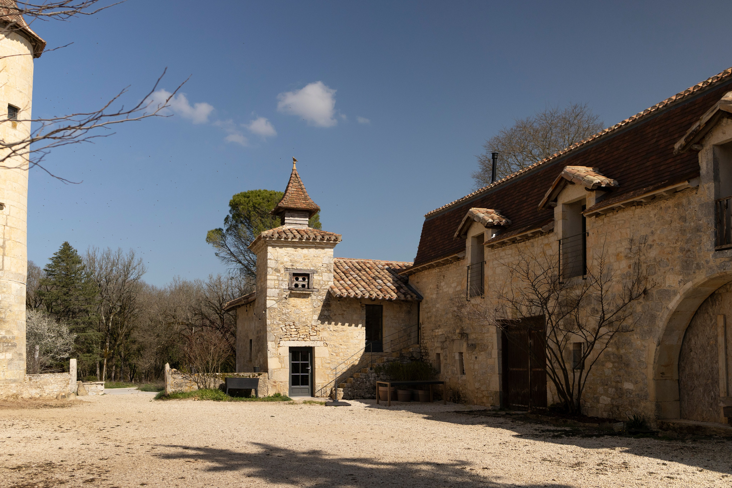 LES PLUS MAGNIFIQUES CHÂTEAU DE MARIAGE DU SUD-OUEST DE LA FRANCE (Mise à jour 2025). Eugénie Smirnova — photographe à Toulouse et dans le sud-ouest de la France