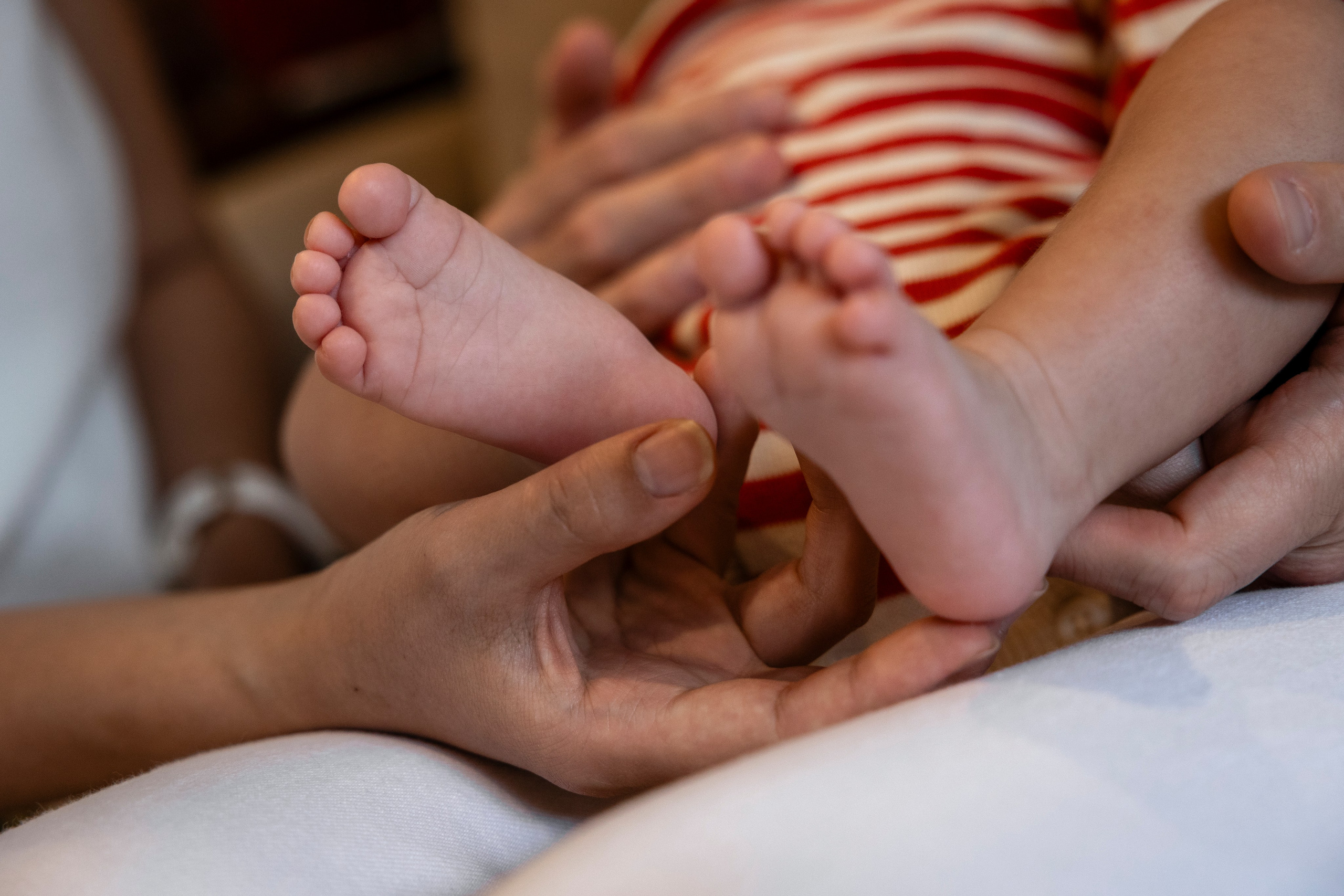 From bump to baby: why at-home family photoshoots in Toulouse are worth It. Eugénie Smirnova — your photographer in Toulouse and southwest France