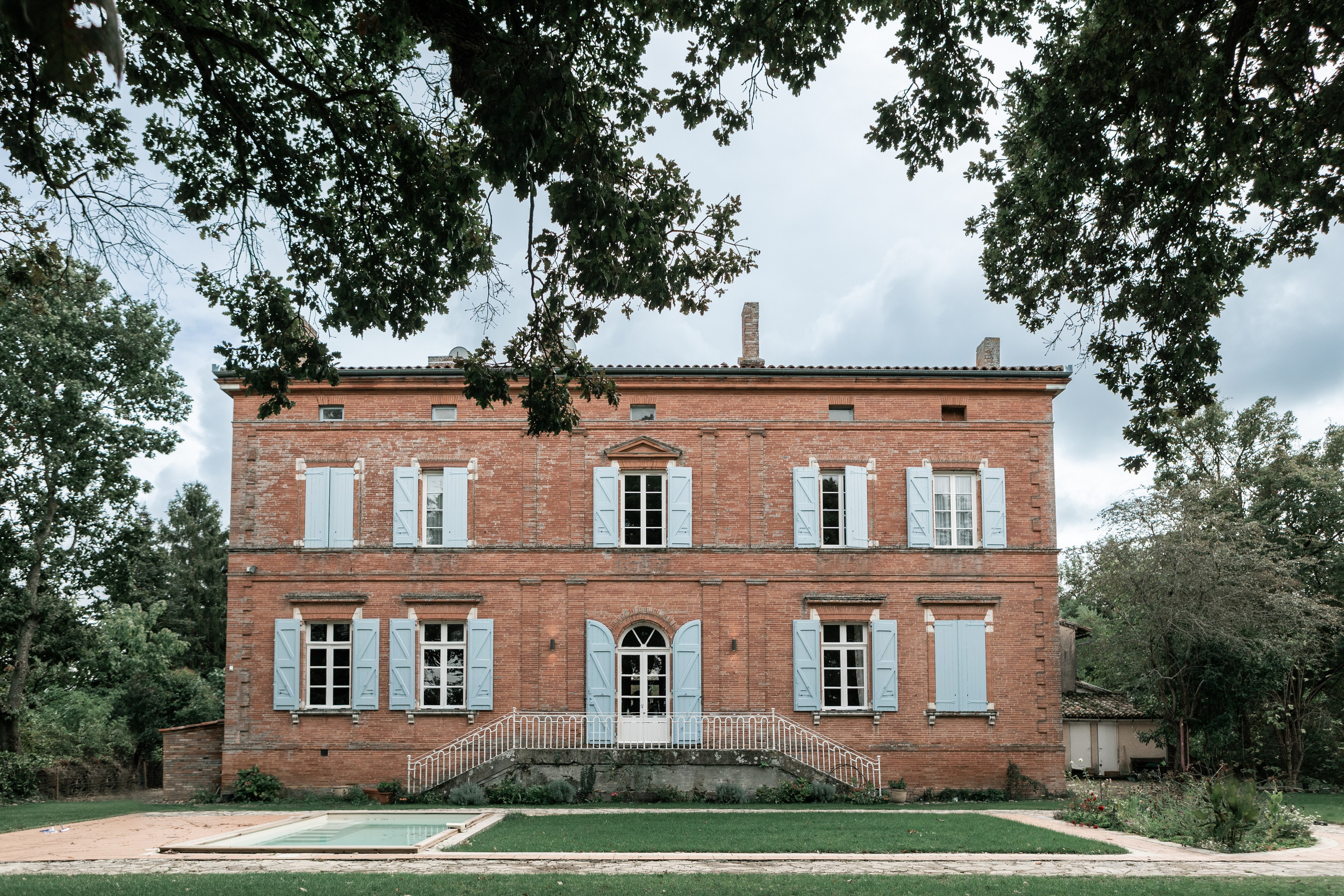 LES PLUS MAGNIFIQUES CHÂTEAU DE MARIAGE DU SUD-OUEST DE LA FRANCE (Mise à jour 2025). Eugénie Smirnova — photographe à Toulouse et dans le sud-ouest de la France