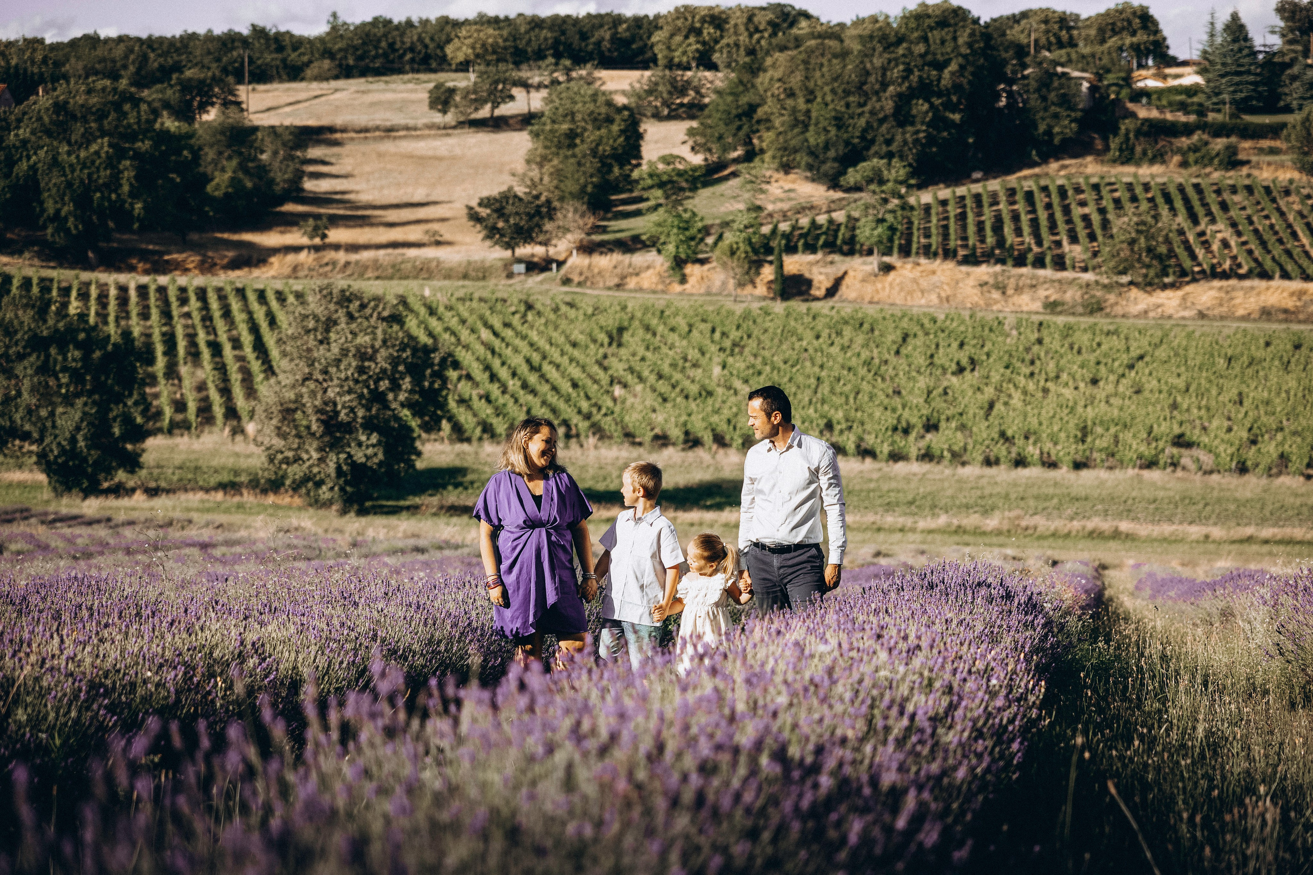 A Dreamy Family Photoshoot in the Lavender Fields Near Gaillac. Eugénie Smirnova — your photographer in Toulouse and southwest France