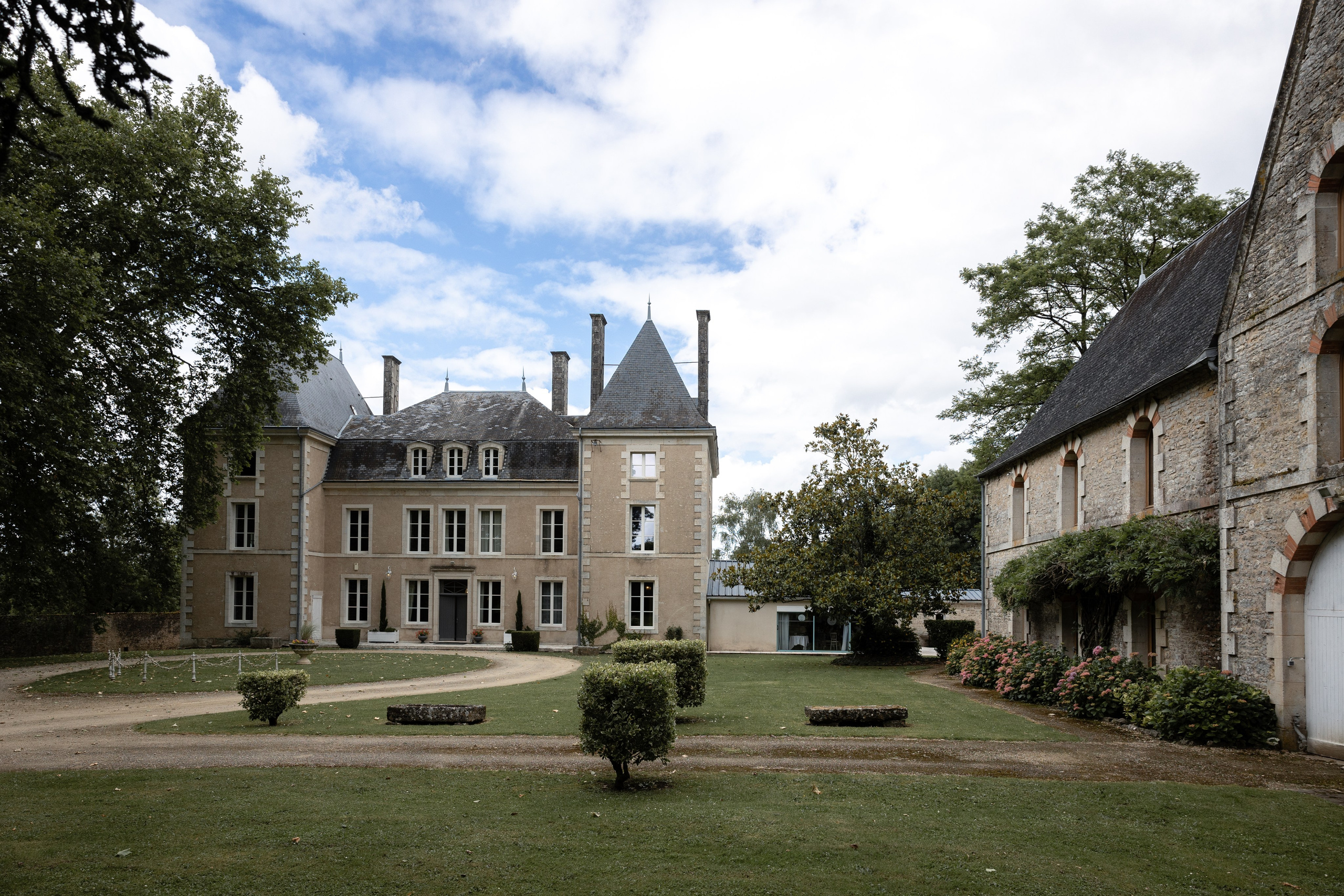 LES PLUS MAGNIFIQUES CHÂTEAU DE MARIAGE DU SUD-OUEST DE LA FRANCE (Mise à jour 2025). Eugénie Smirnova — photographe à Toulouse et dans le sud-ouest de la France
