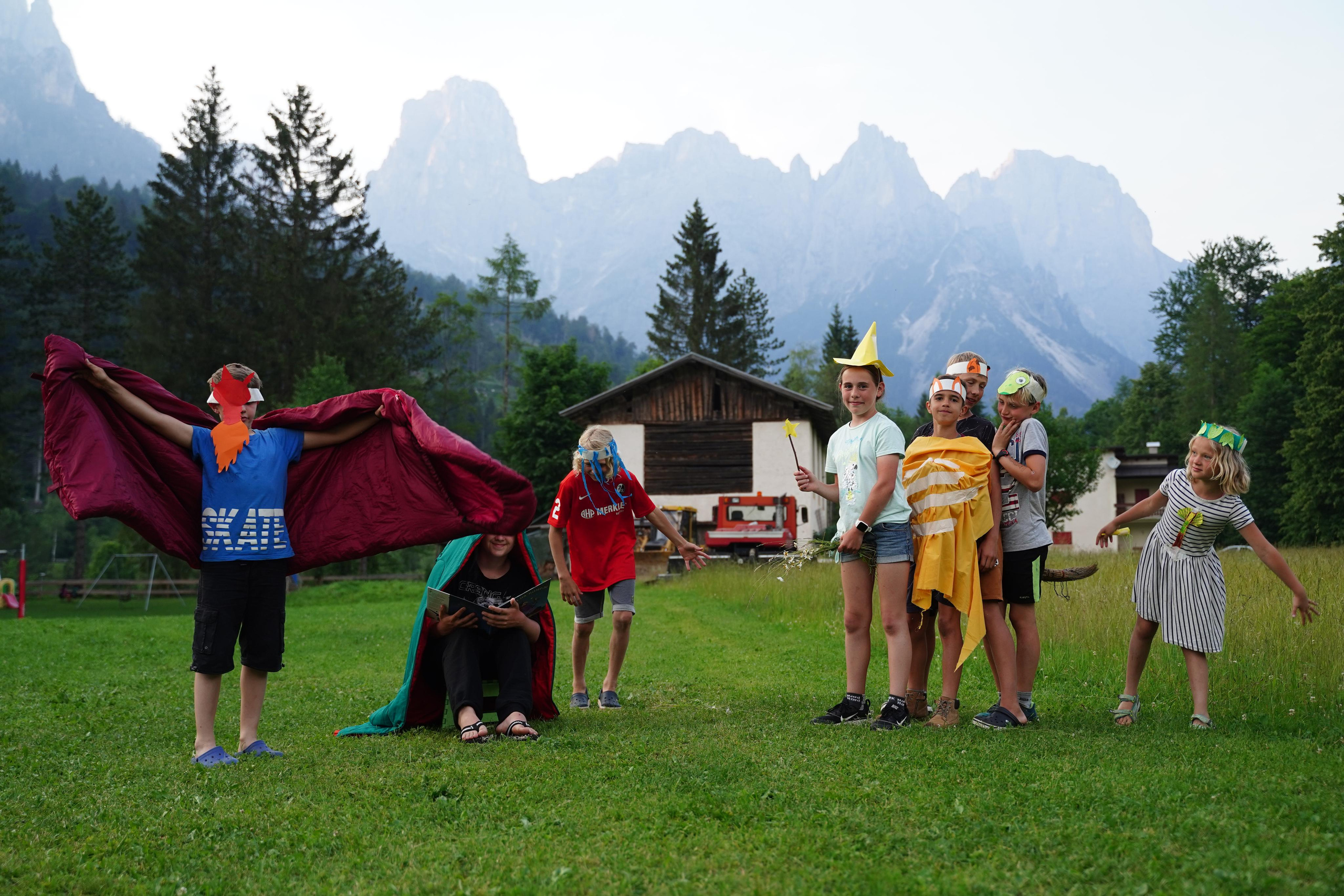 «Первобытные люди» в Доломитах, июль–август 2024 год. Семейные лагеря в Европе с Ниной Янечковой и Ириной Зиновьевой