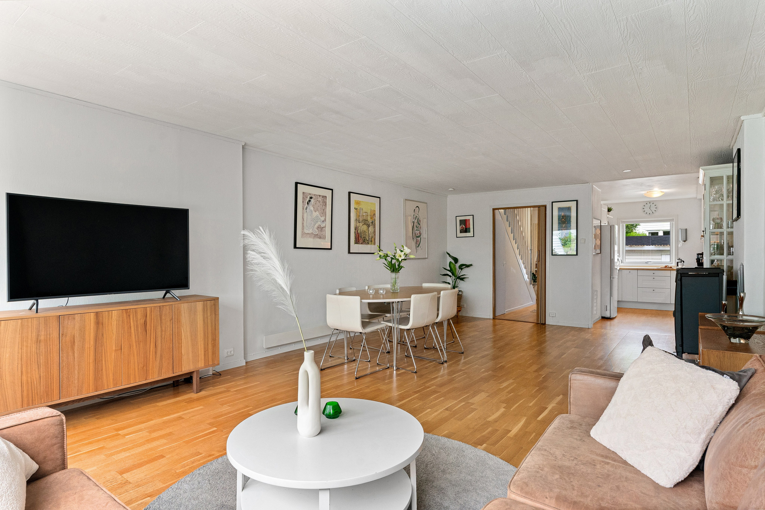 Fotografii Proprietati Imobiliare. MGA STUDIO ART — Fotograf evenimente