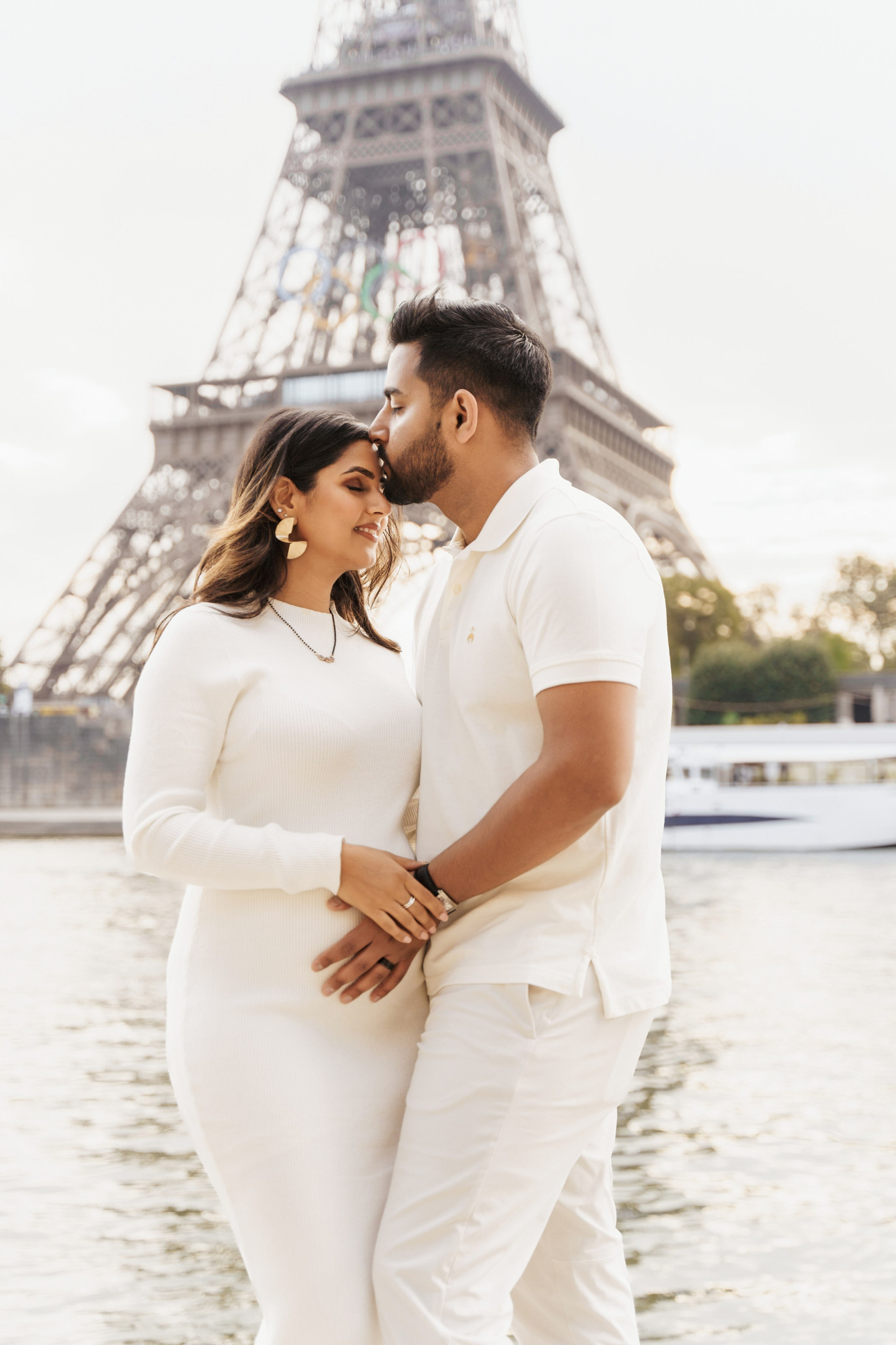 Couple shooting. Photographer in Paris Yulia Shkadina | Couples, engagement, pre-wedding, individual photo-shoots in Paris at the best locations
