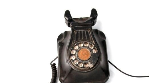 Как использовать Nano-Banana и выйти на новый уровень креативов. Adeliia Korinkova — нейро-креативный продюсер в Праге. Визуальная идентичность, AI-креативы и рекламные ролики для брендов