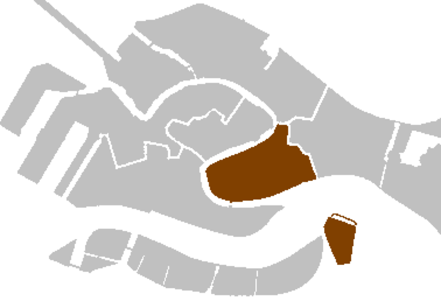 San Marco is one of the most iconic districts of Venice, and it’s also one of the most popular with tourists. The district is centered around the famous San Marco square, which is home to some of the most famous landmarks in the city, including the Basilica di San Marco, the Doge’s Palace, the Torre dell’Orologio and the Campanile di San Marco. The Bridge of Sighs is another popular spot for photoshoots, with its intricate design and stunning views of the canals. The district is perfect for those who are looking to capture the beauty and elegance of Venice.