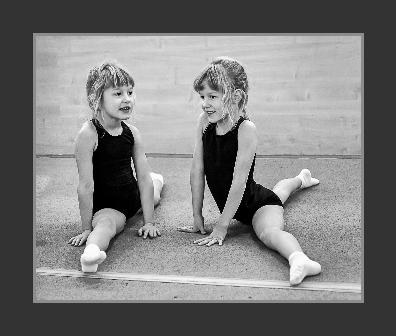 «ОСТАВЛЕННЫЙ» — город Припять после аварии на Чернобыле. Фотограф, коллекционер винтажных открыток и создатель историй на пересечении прошлого и личного. Ирина Дайнакова