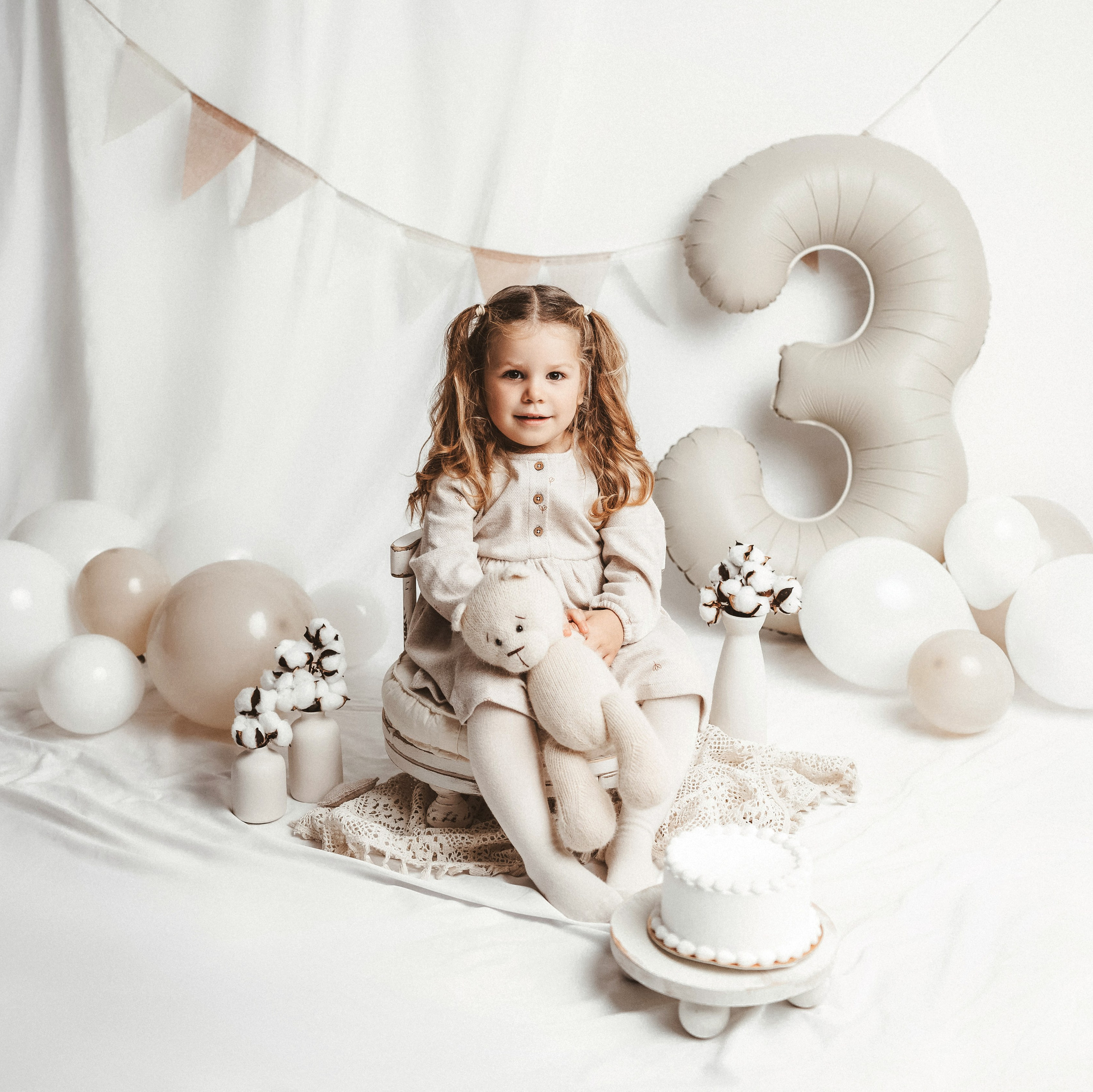 Newborn, kids, family photographer based near Zurich, Switzerland