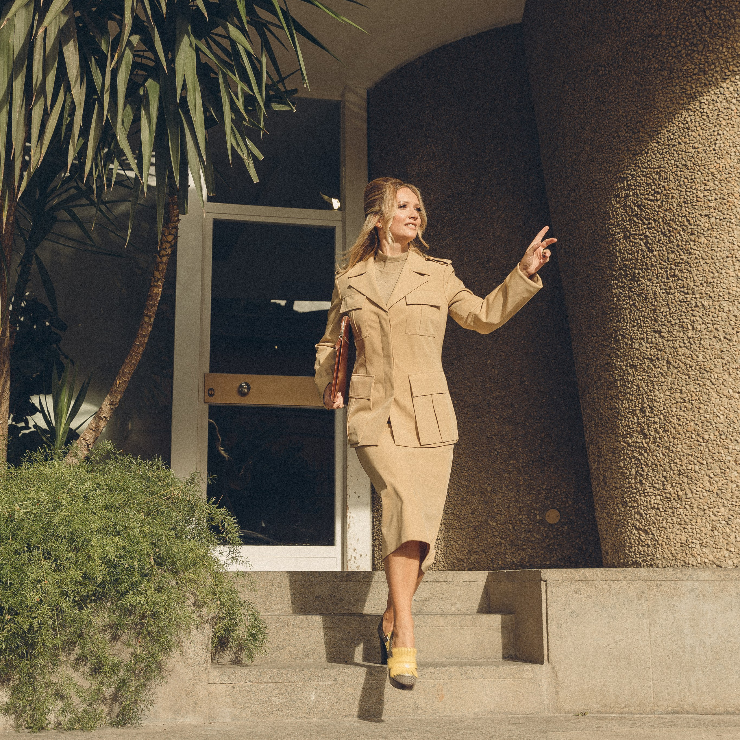 Elizaveta Razumova: Cinematic Photography for Love, Weddings, Portraits & Brands