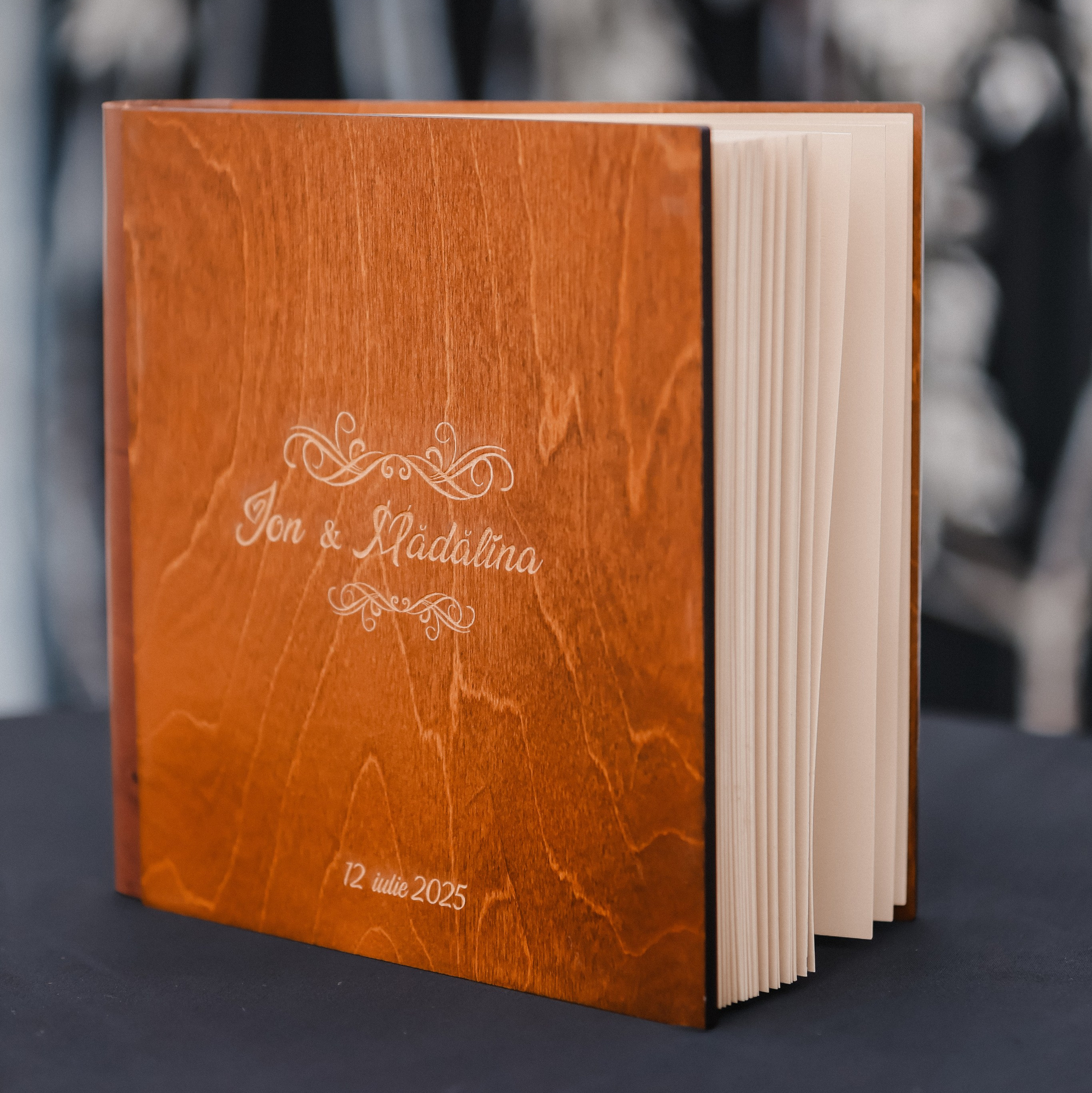 Кабина фото | EventBox.md | Фотокабина на вашей свадьбе. Standart Studio — Услуги фото видео на свадьбу Молдова Кишинев