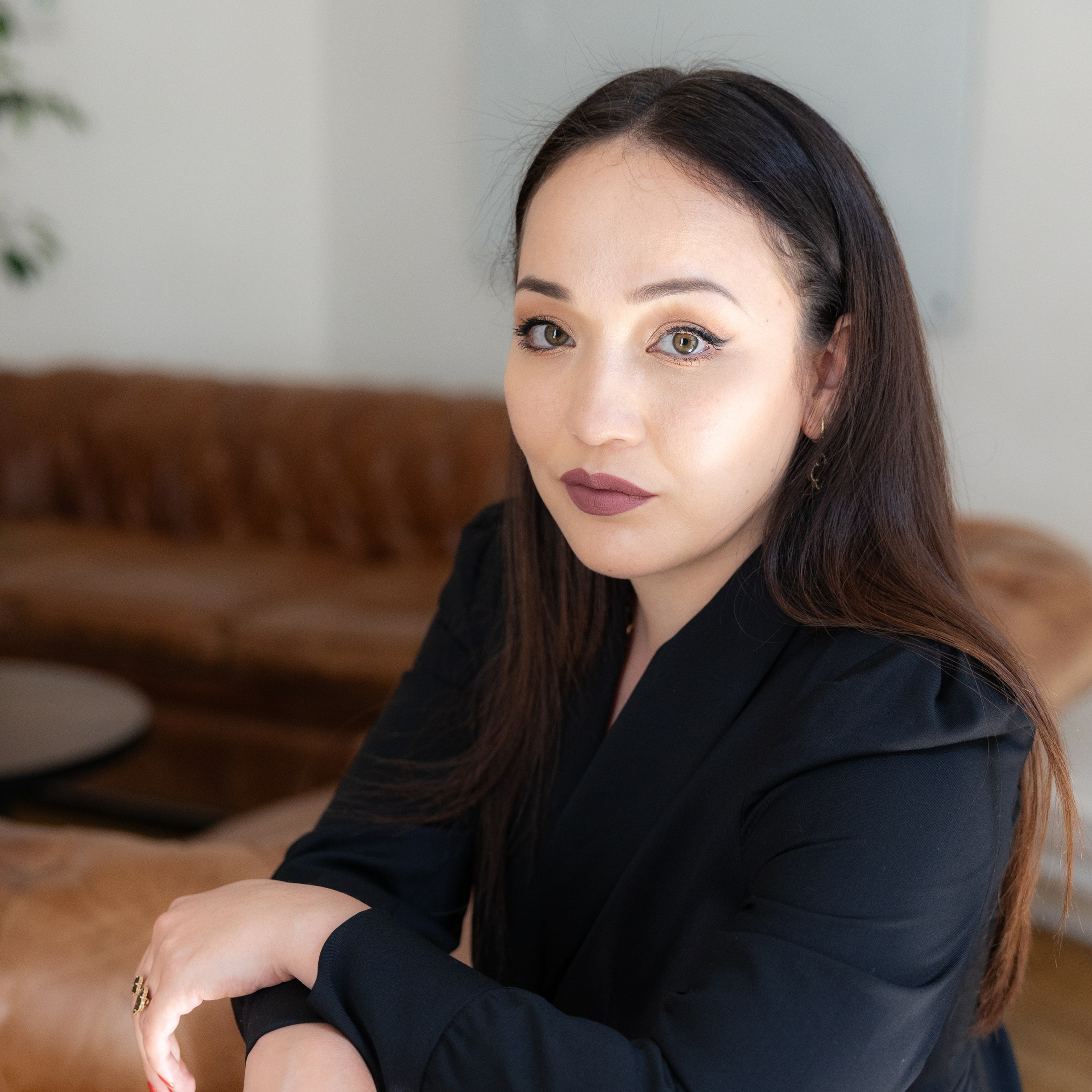 Corporate portrait in modern professional style.