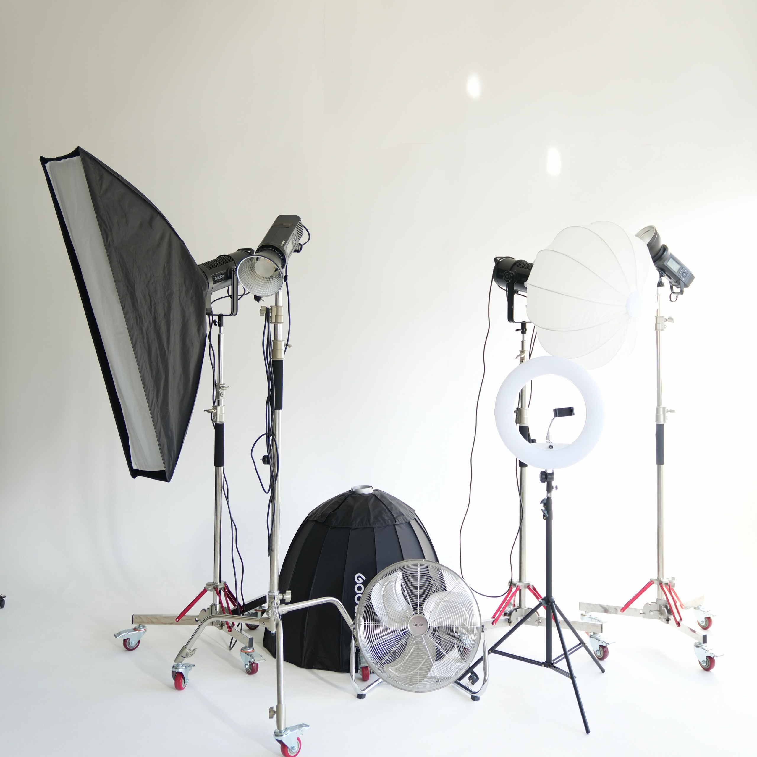 Fotostudio Aesthetic Space in München. Fotostudio mieten ab 1 Stunde