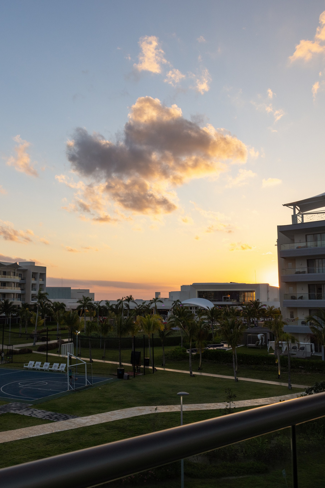 Golden sunset at the Planet Hollywood Cancun during a destination wedding.