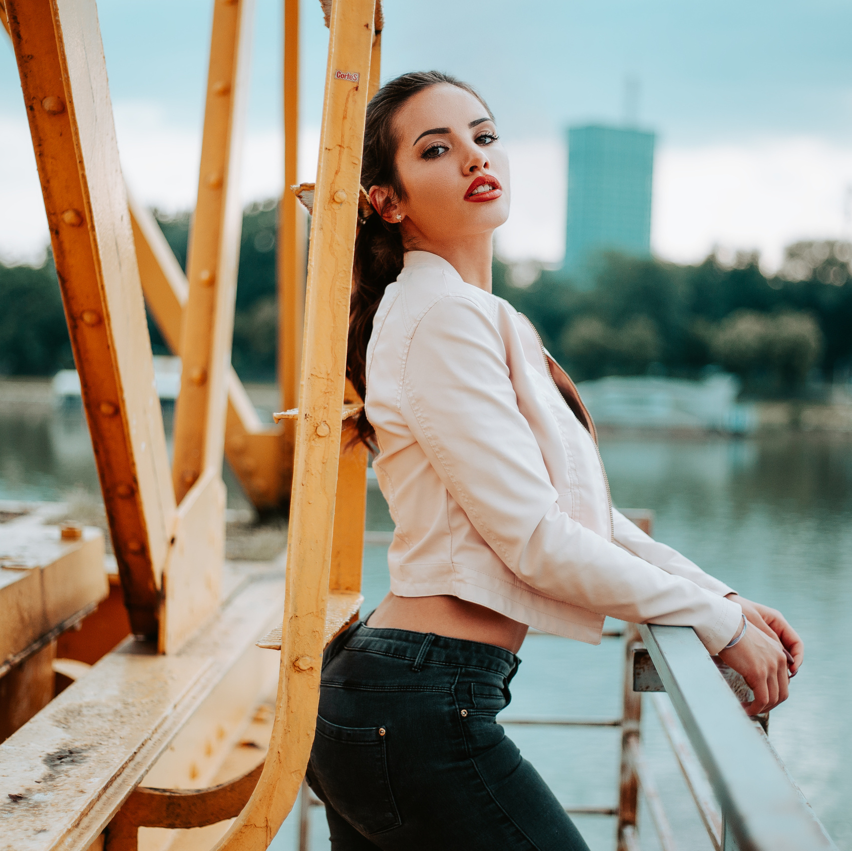 🏡. Mark Smilyanic | Portretni boudoir fotograf iz Beograda