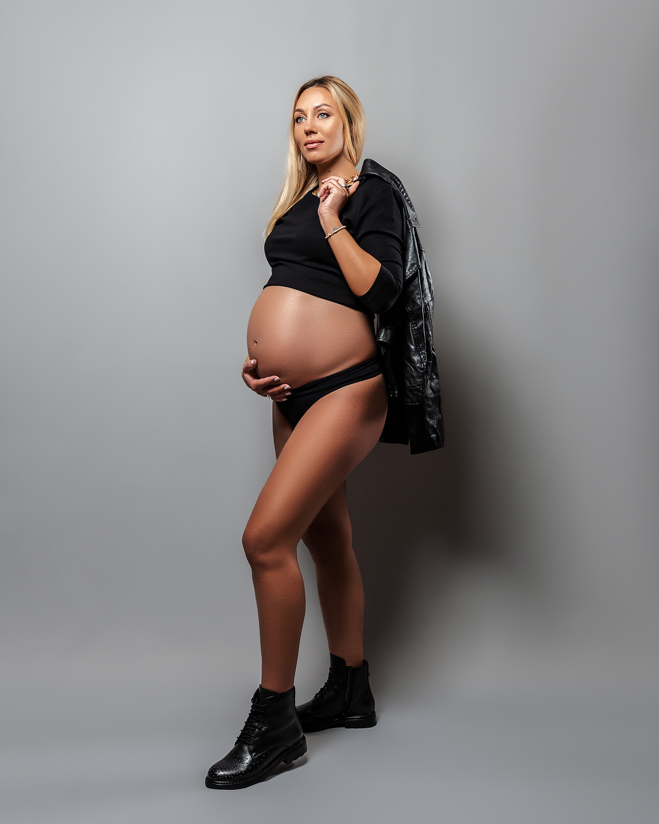 Photosessions for pregnant. Photographer Crete | Portrait Photographer | Evgenios Paopano