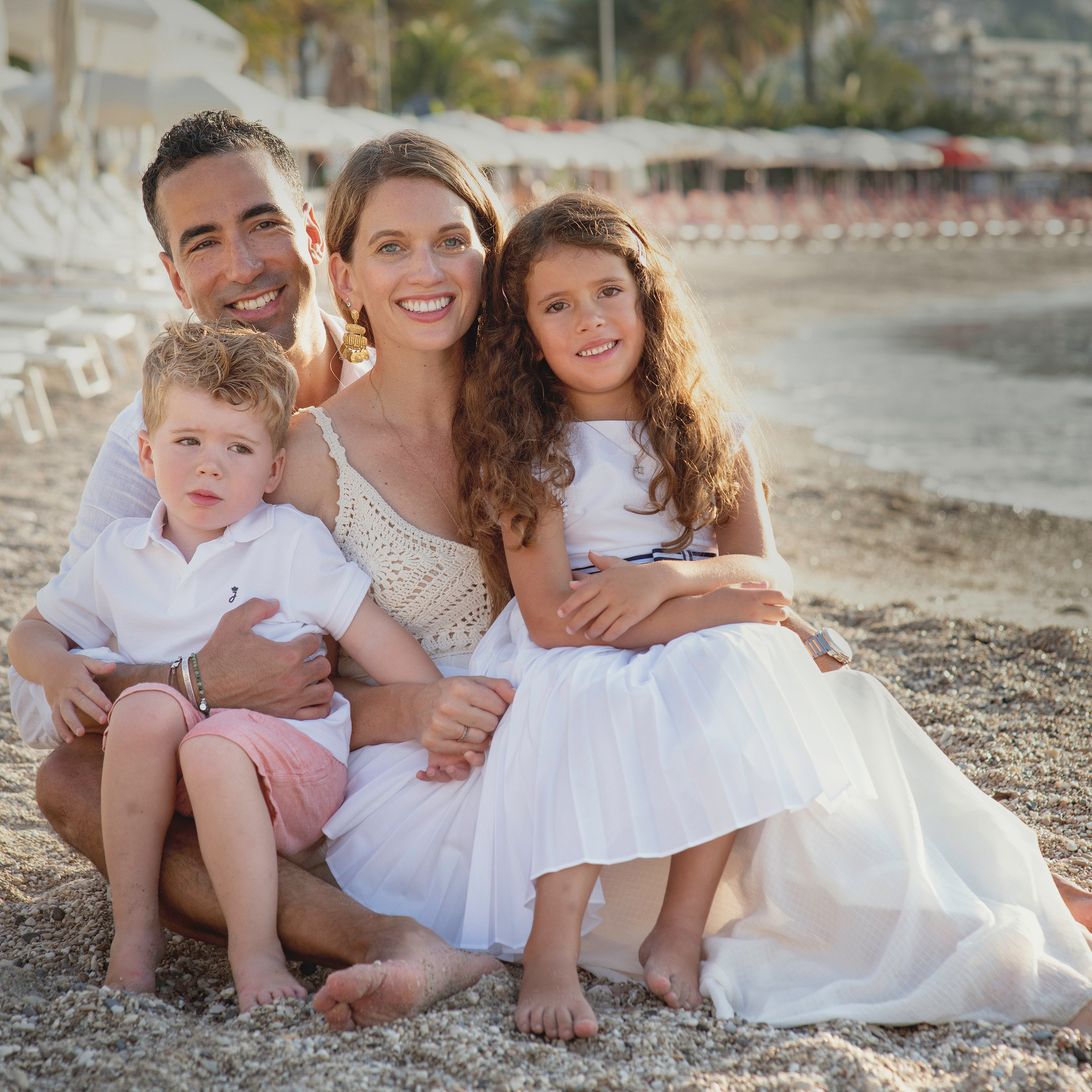 Réserver. Photographe sur Cote d’Azur. Portraits de familles, couples, enfants, événements