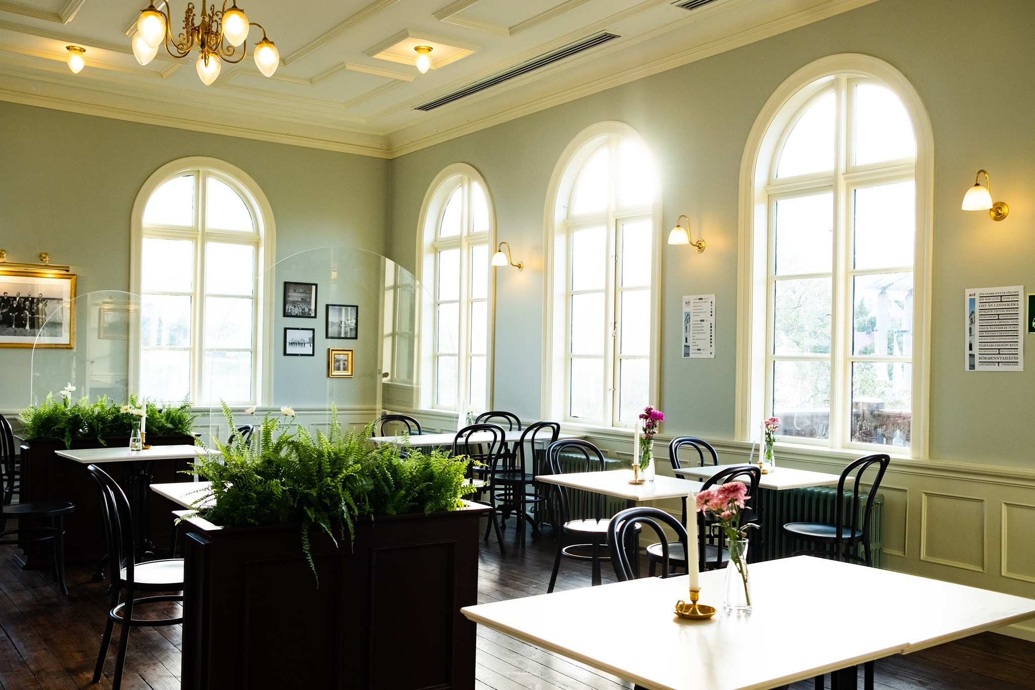 Top 10 best wedding venues in Iceland. Iceland elopement photographer & videographer