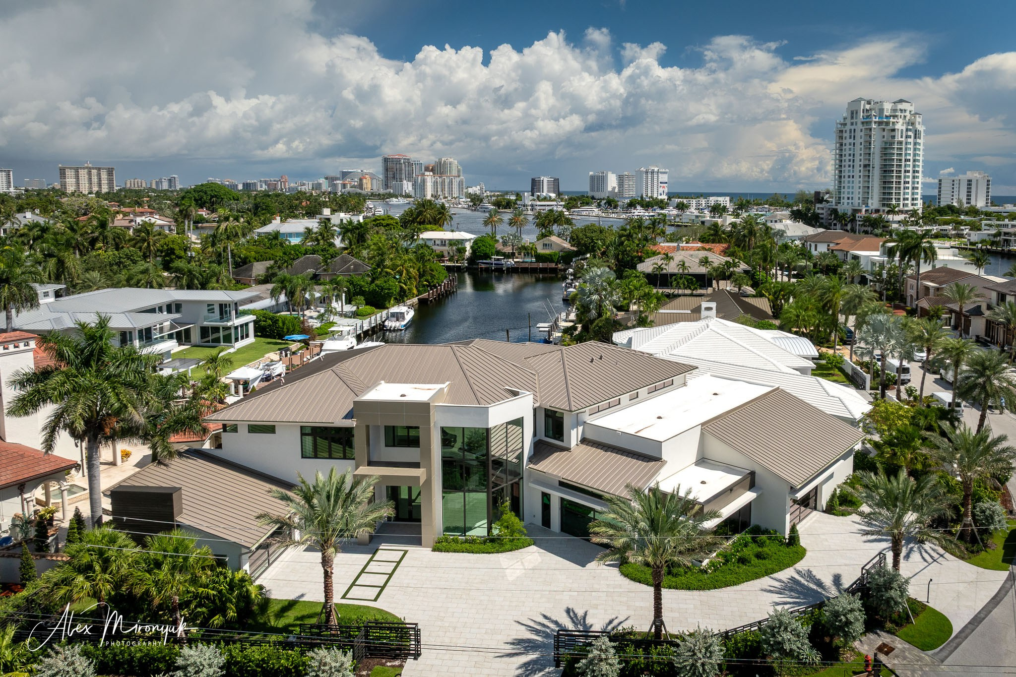 Real Estate Drone Photography. Pet, Senior, Landscape, portrait studio, photographer in Miami and Sou