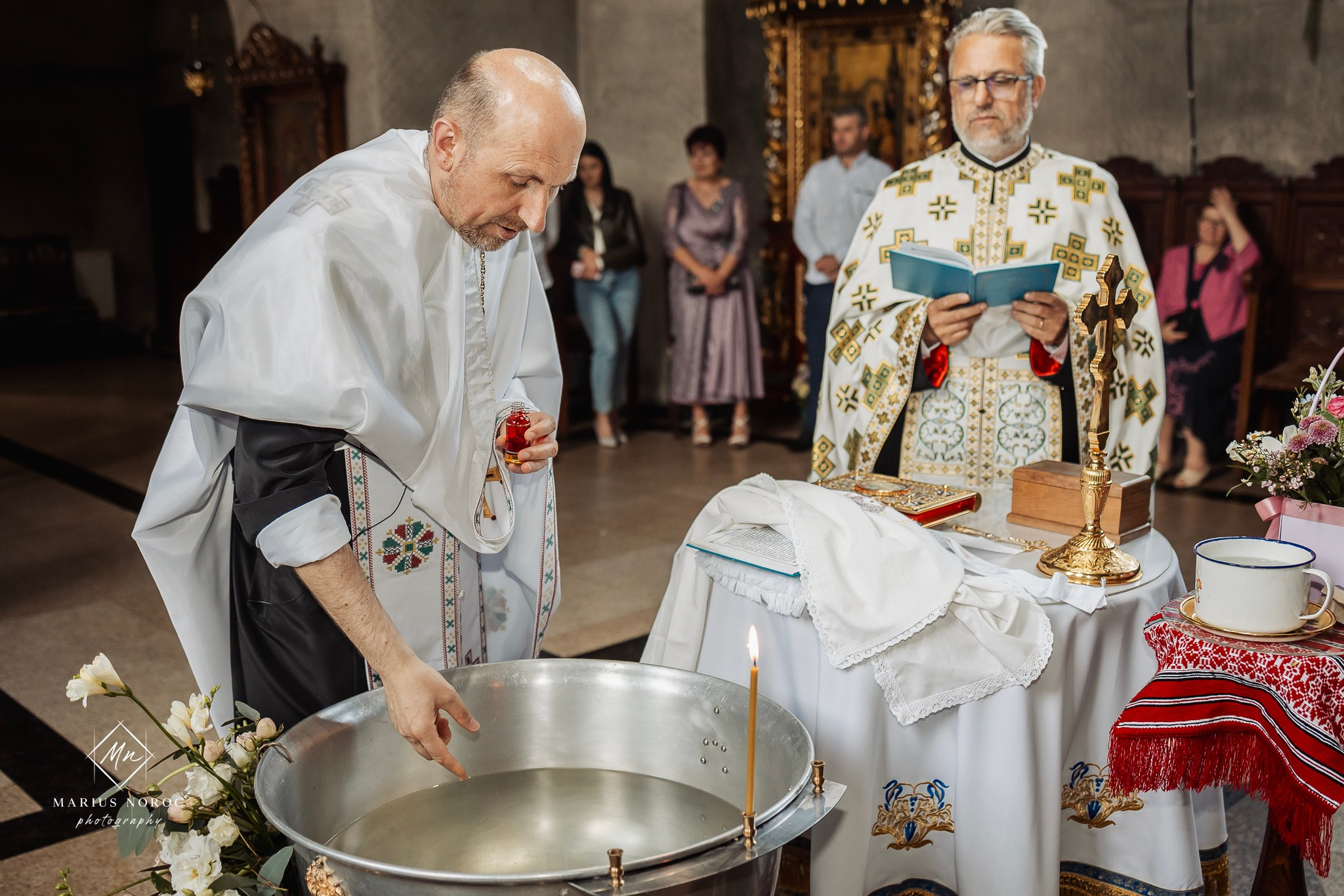 „Doar 1 oră la biserică pentru un botez mic” – ce înseamnă în realitate