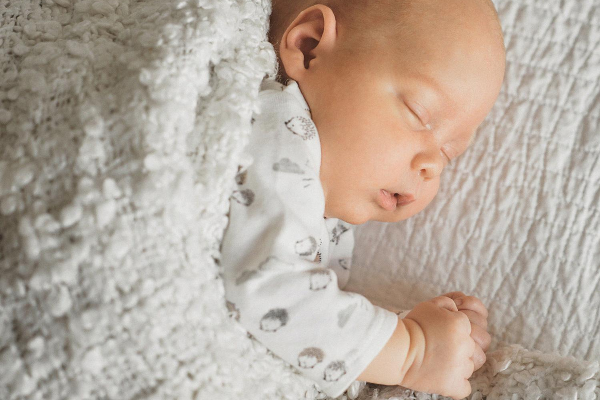 Домашняя фотосессия новорожденного малыша